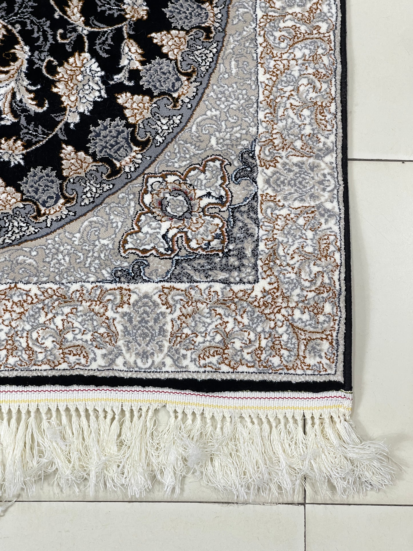 Irani  Acrylic 700 Reeds
Article -201-Black
Size : 3 ft width x 5 ft length (100cm x 150cm)