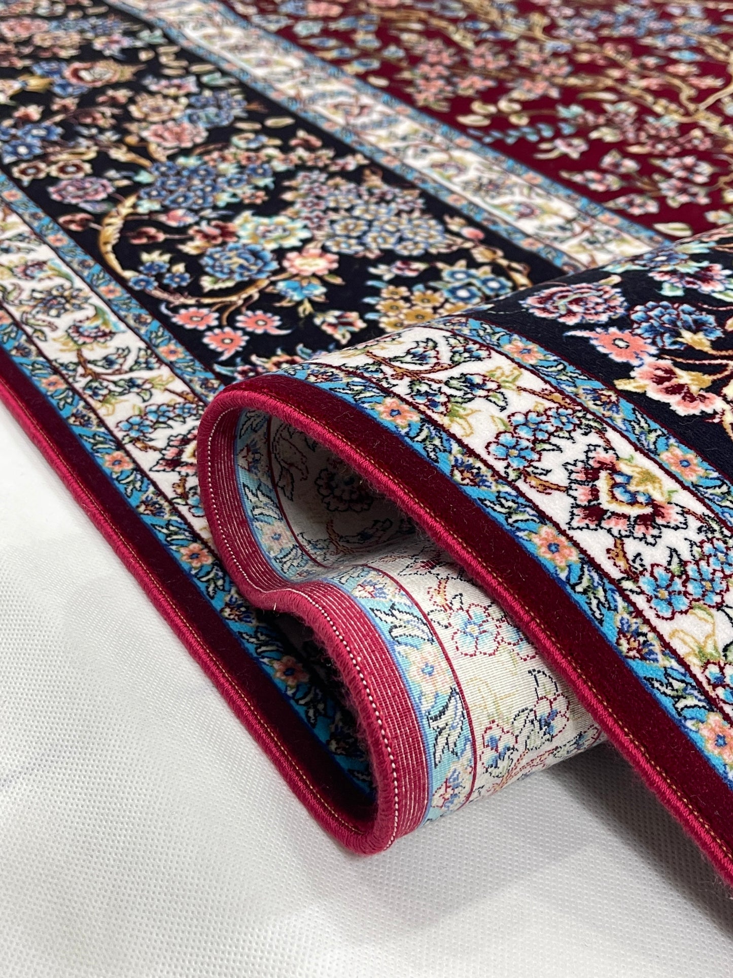 Irani Top Quality 
Mixture of 12 colours
1500 Reeds Acrylic Rug With Jute Back (01)
Size : 6.6 Ft Width x 9.6 Ft Length