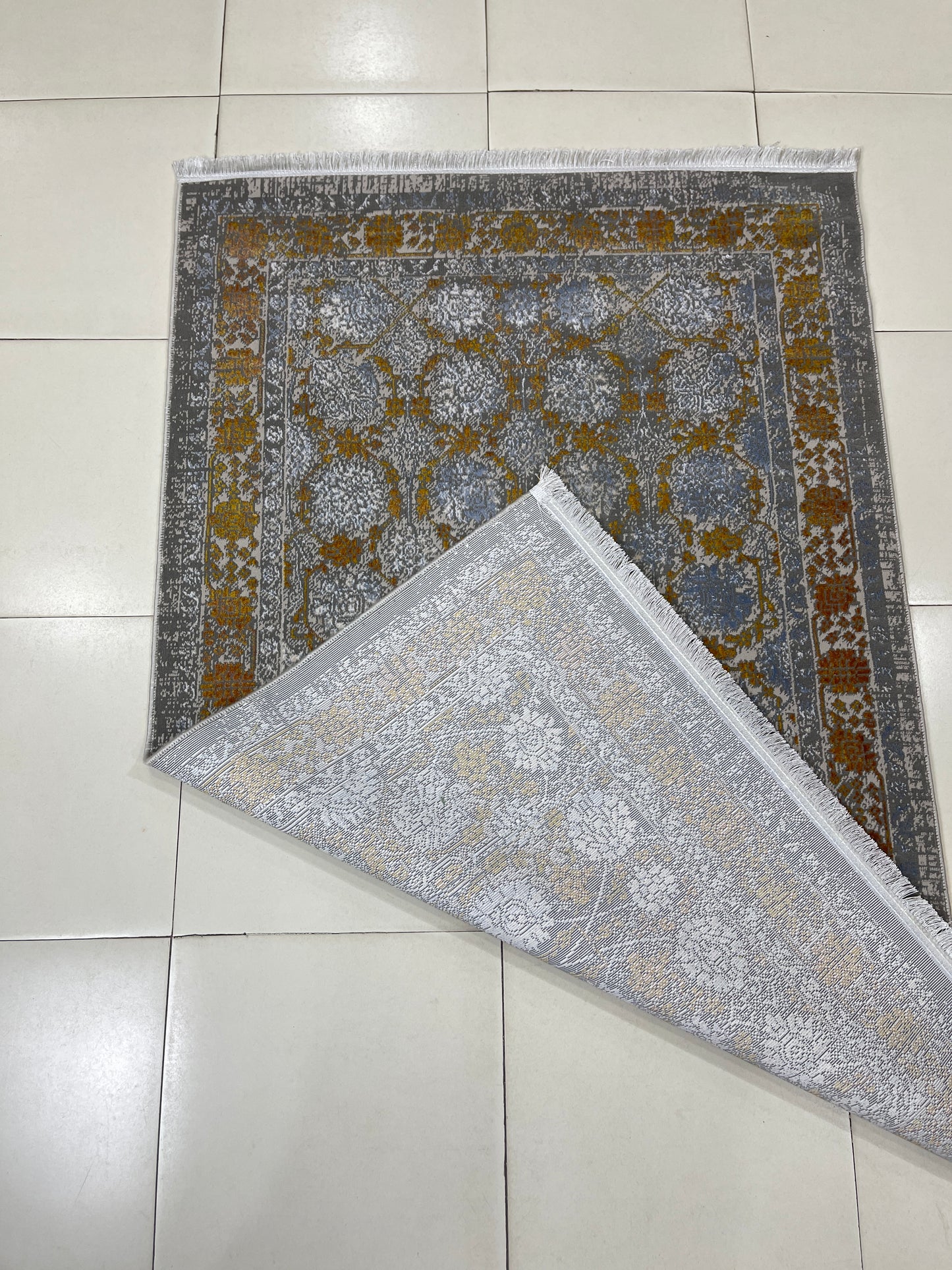 Irani viscose Rug , Woven Back
Article-317-Grey , Rust
Size : 3 ft width x 5 ft length (100 cm x 150cm)