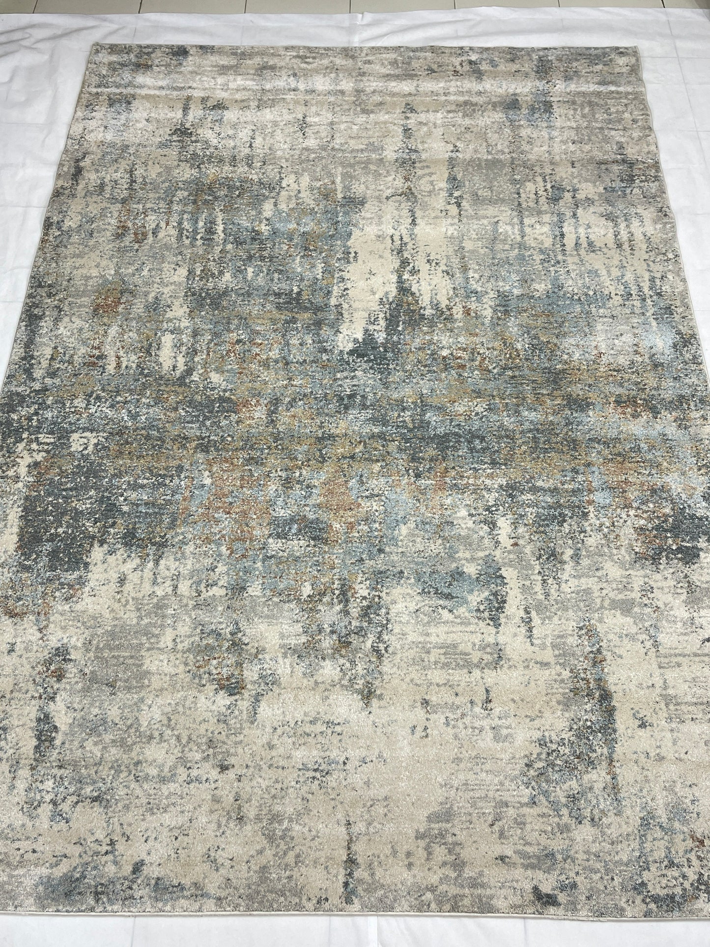 New Turkish Silk (Surya A)  Size: 6.6 ft width x 9.6 ft length (200cm x 290cm) Article -605- Off White