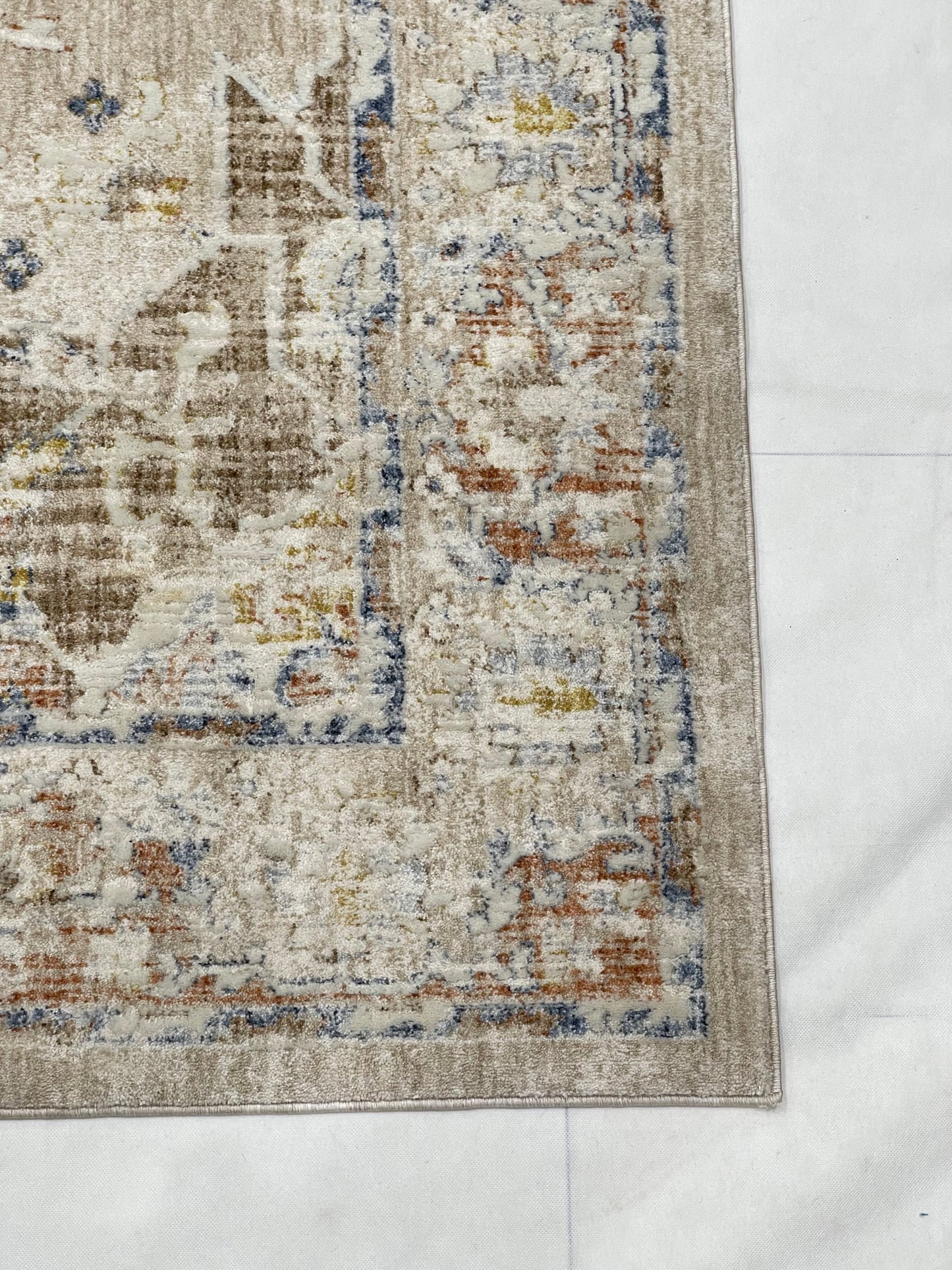 Turkish Polypropylene Silk. Woven Back (Article-1670-Off white )
Size : 5ft width  x 7.3ft length (150cm x 220cm)