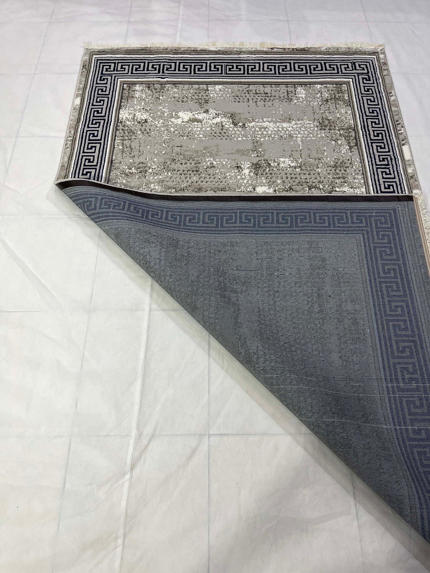 Turkish Top Quality Silk.(Article-1602-Skin , Blue)
Size : 5ft width  x 7.3ft length (150cm x 220cm)