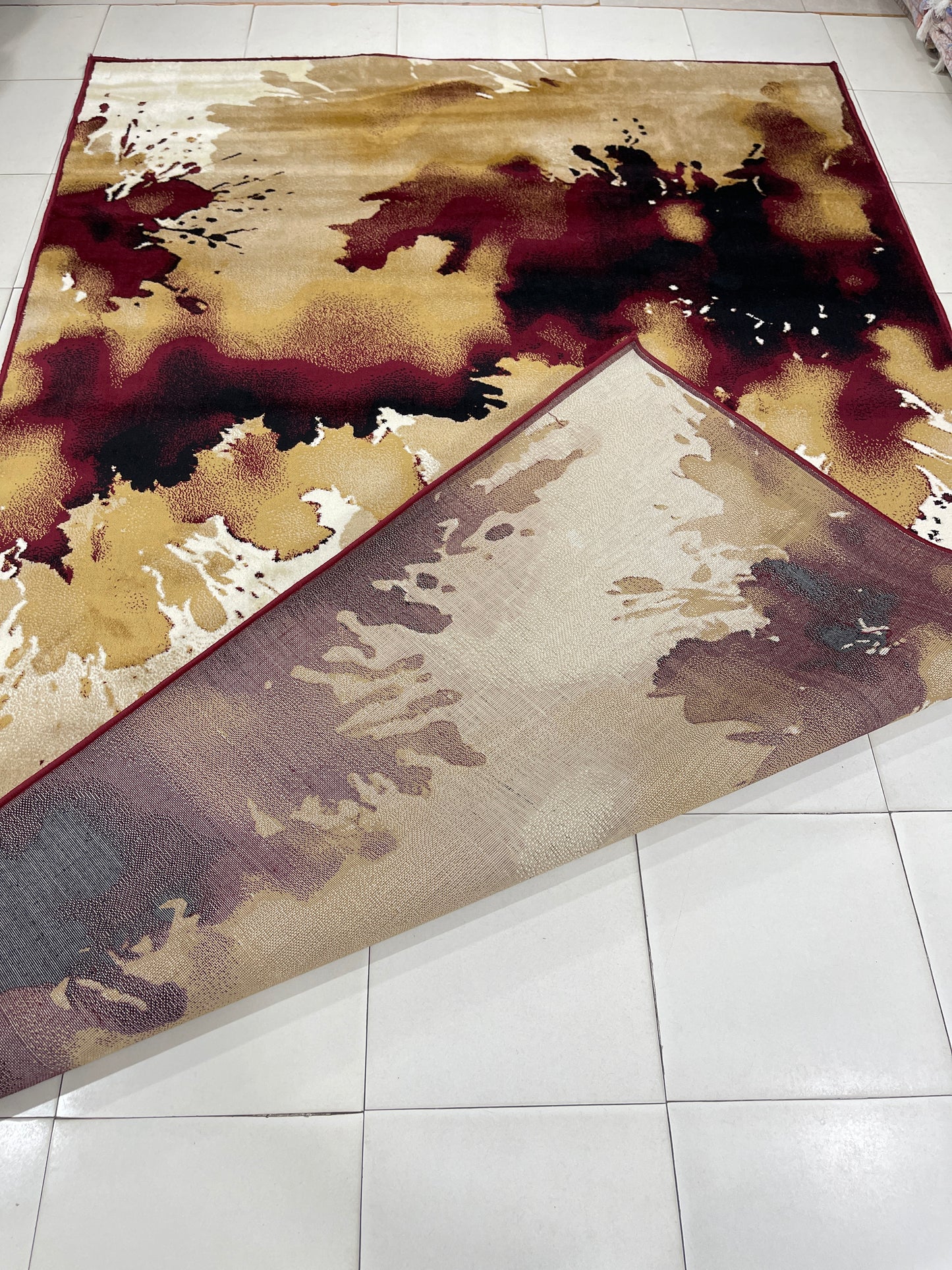Modern Polypropylene Rug,back woven(Article-168-Red)
Size : 6.6 ft width x 9.6 ft length (200cm x 290cm)