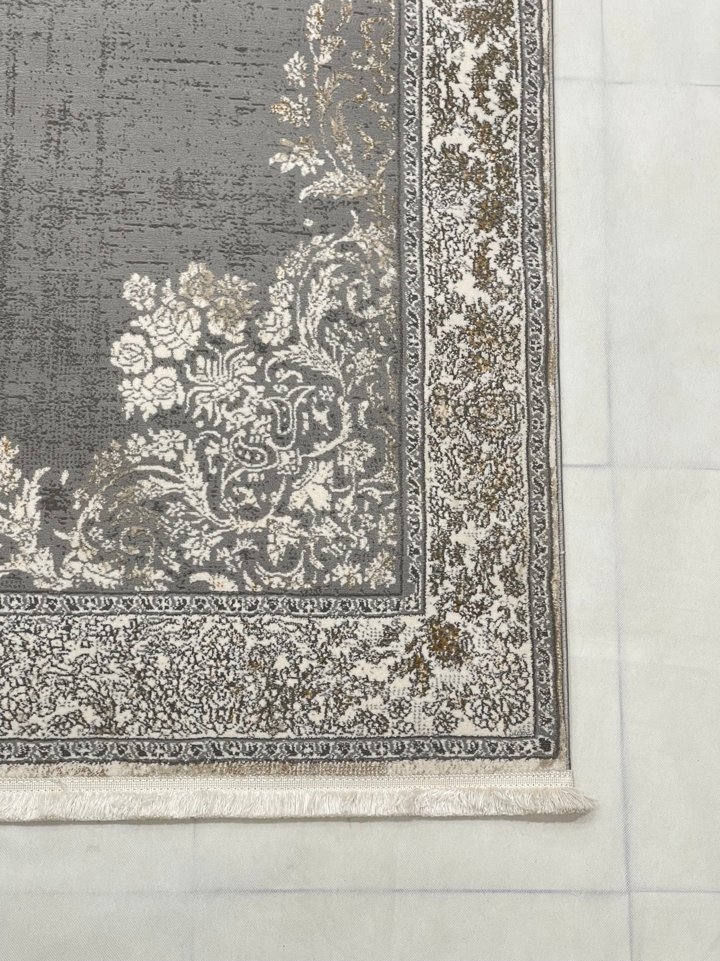 Irani Vintage Woven Rug.
 Article -2072-Grey
Size: 5 ft width x 7.3 ft length (150cm x 220cm)