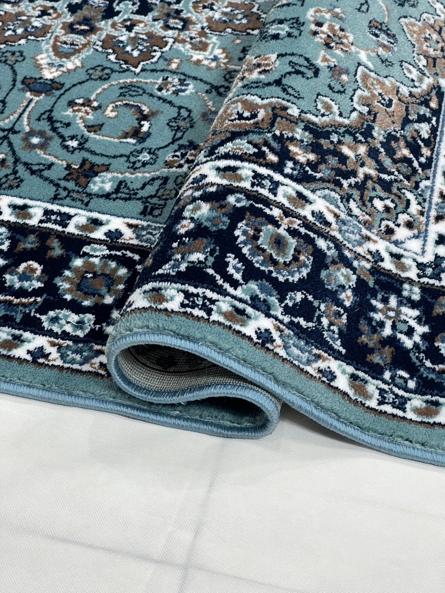 Persian Polypropylene Rug,back woven(Article-19-Feroze)
Size : 5ft width  x 7.3ft length (150cm x 220cm)