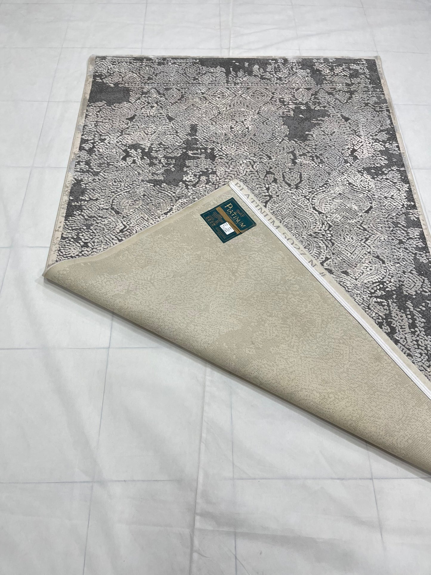 Irani Vintage Woven Rug.
 Article -2070-Grey , Off white
Size: 5 ft width x 7.3 ft length (150cm x 220cm)