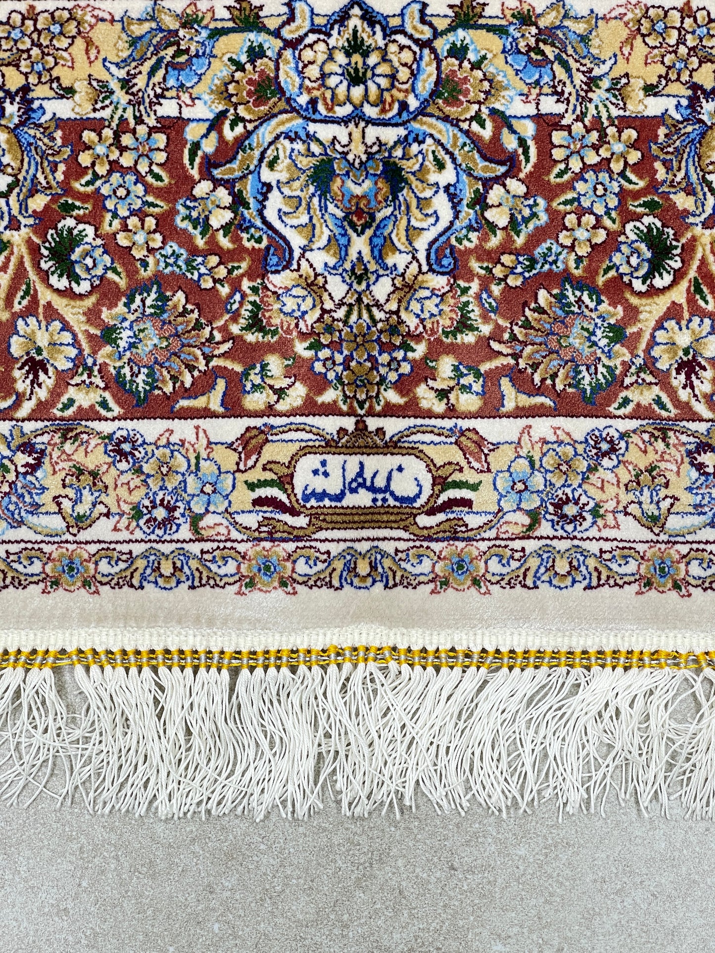 Premium Irani 1600 Reed Machine Made Rug - Off white & Red with Cotton Back
Size : 5 ft width x 7.3 ft length (150cm x 225cm)