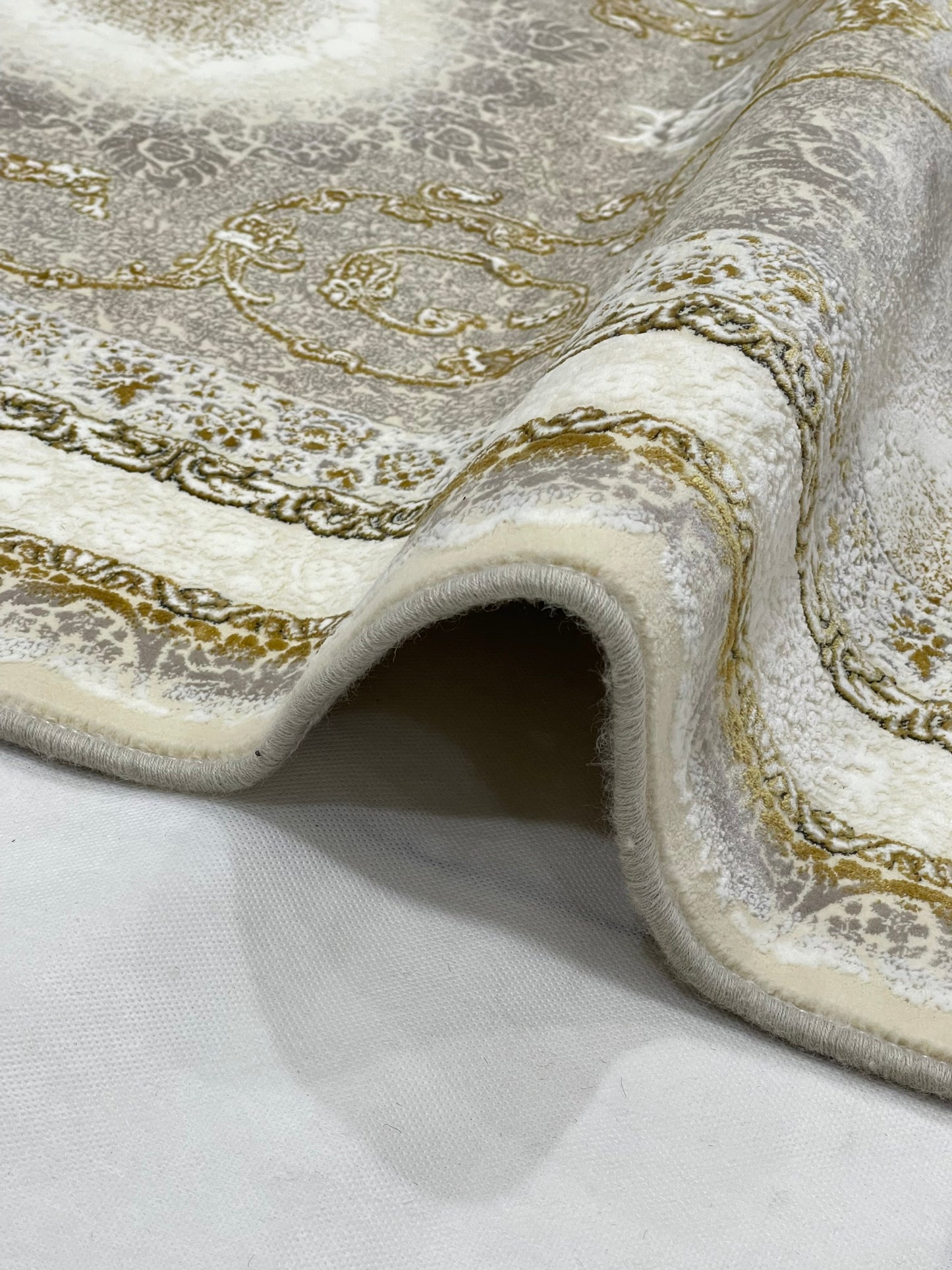 Irani Pure Acrylic 1200 Reeds
Article -201-Off white
Size : 3 ft width x 5 ft length (100cm x 150cm)