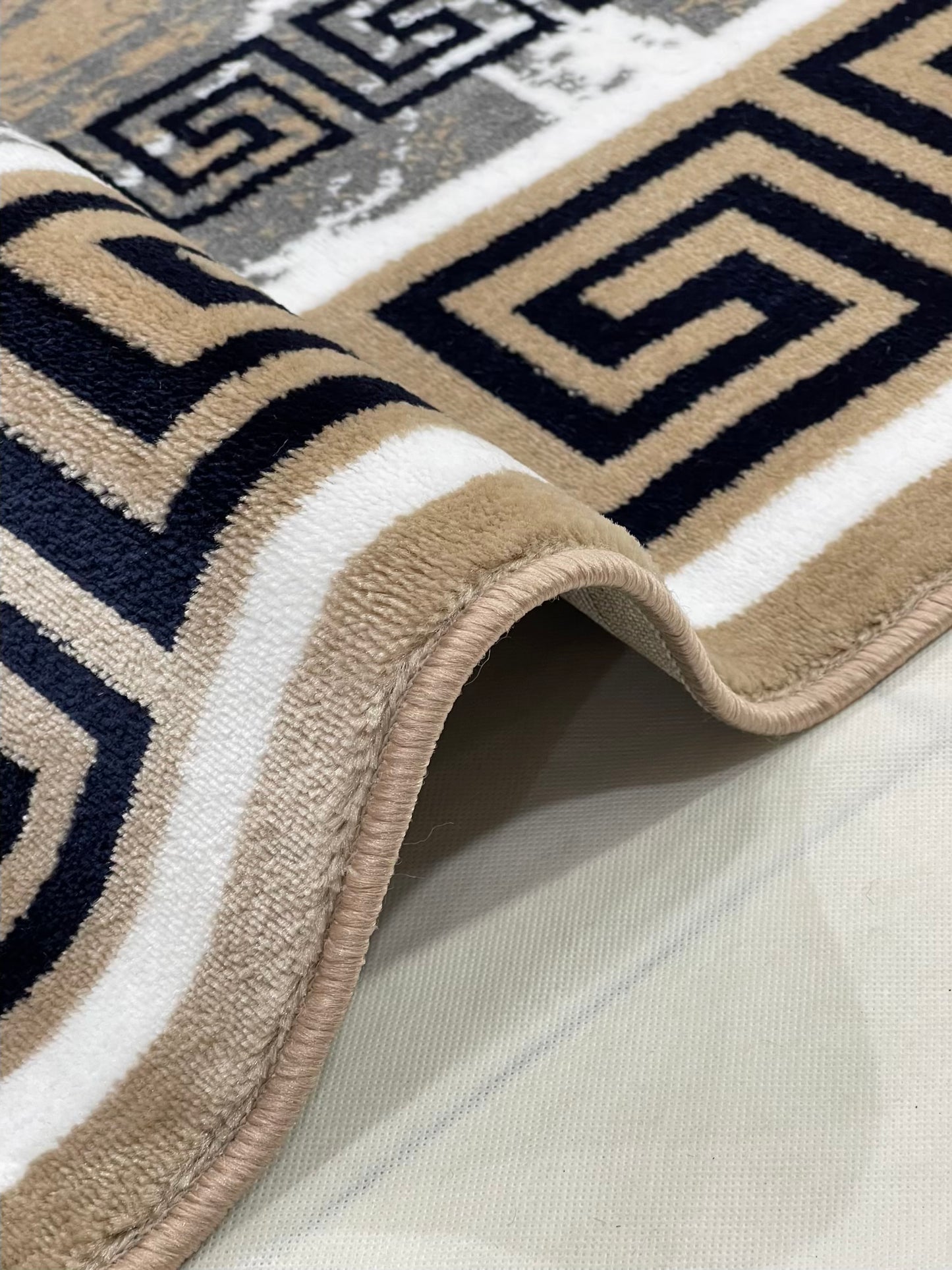 Versace  Polypropylene woven Rug.
Article-1299-Mink
Size : 5ft width  x 7.3ft length (150cm x 220cm)