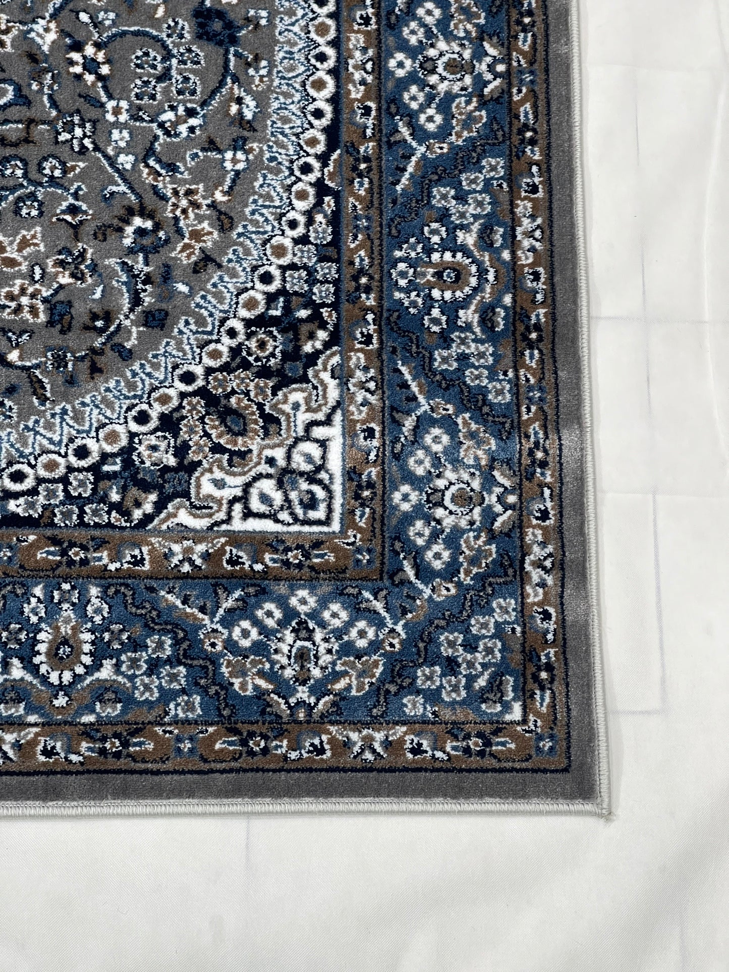 Persian Polypropylene Rug,back woven(Article-22-Grey)
Size : 5ft width  x 7.3ft length (150cm x 220cm)