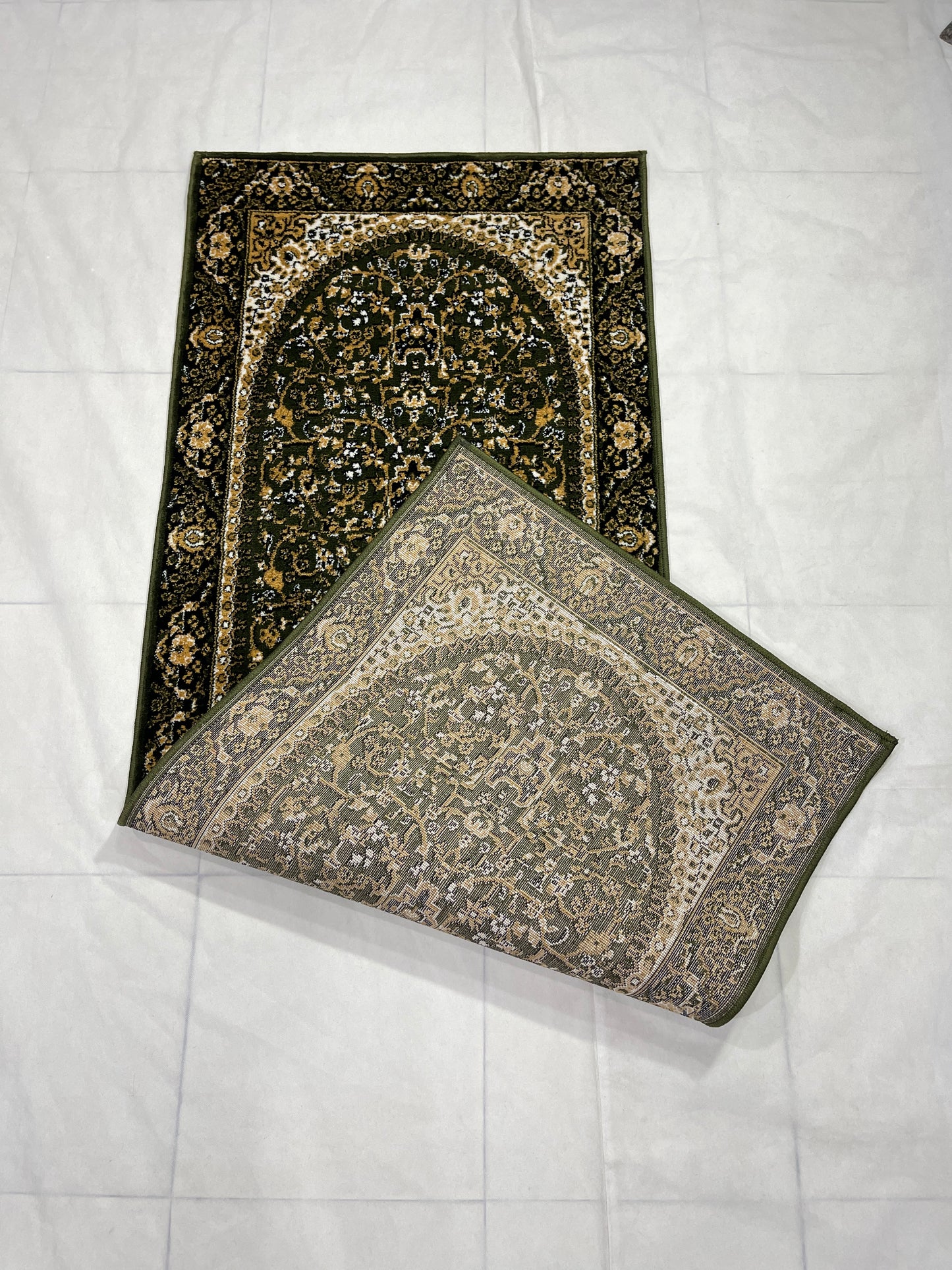 Green Persian Polypropylene Woven Runner.
 Size : 2.6 ft width x 6.6 ft length
 (80 cm x 200cm)