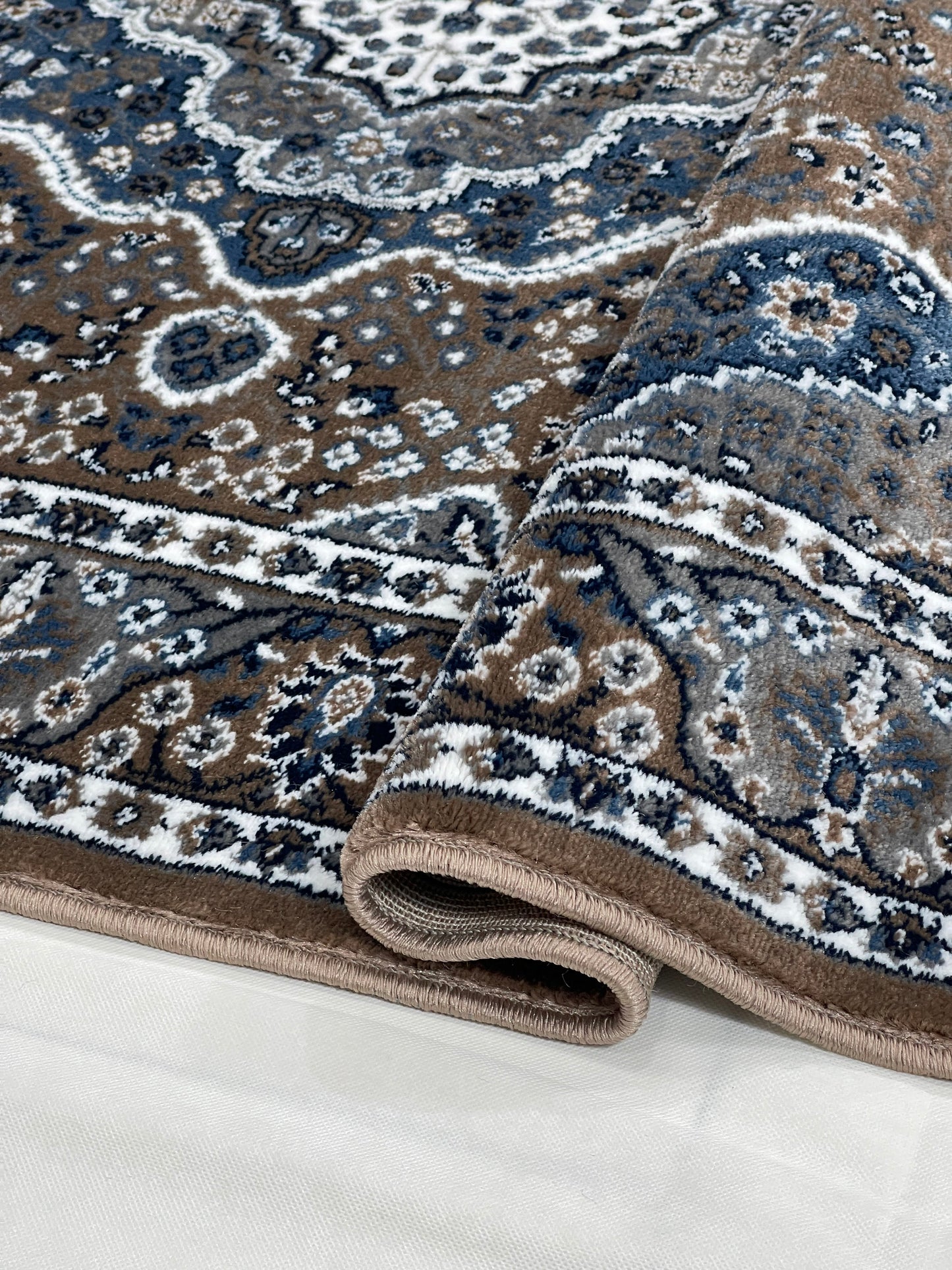 Persian polypropylene Rug,back woven(Article-25-Mink)
Size : 5ft width  x 7.3ft length (150cm x 220cm)