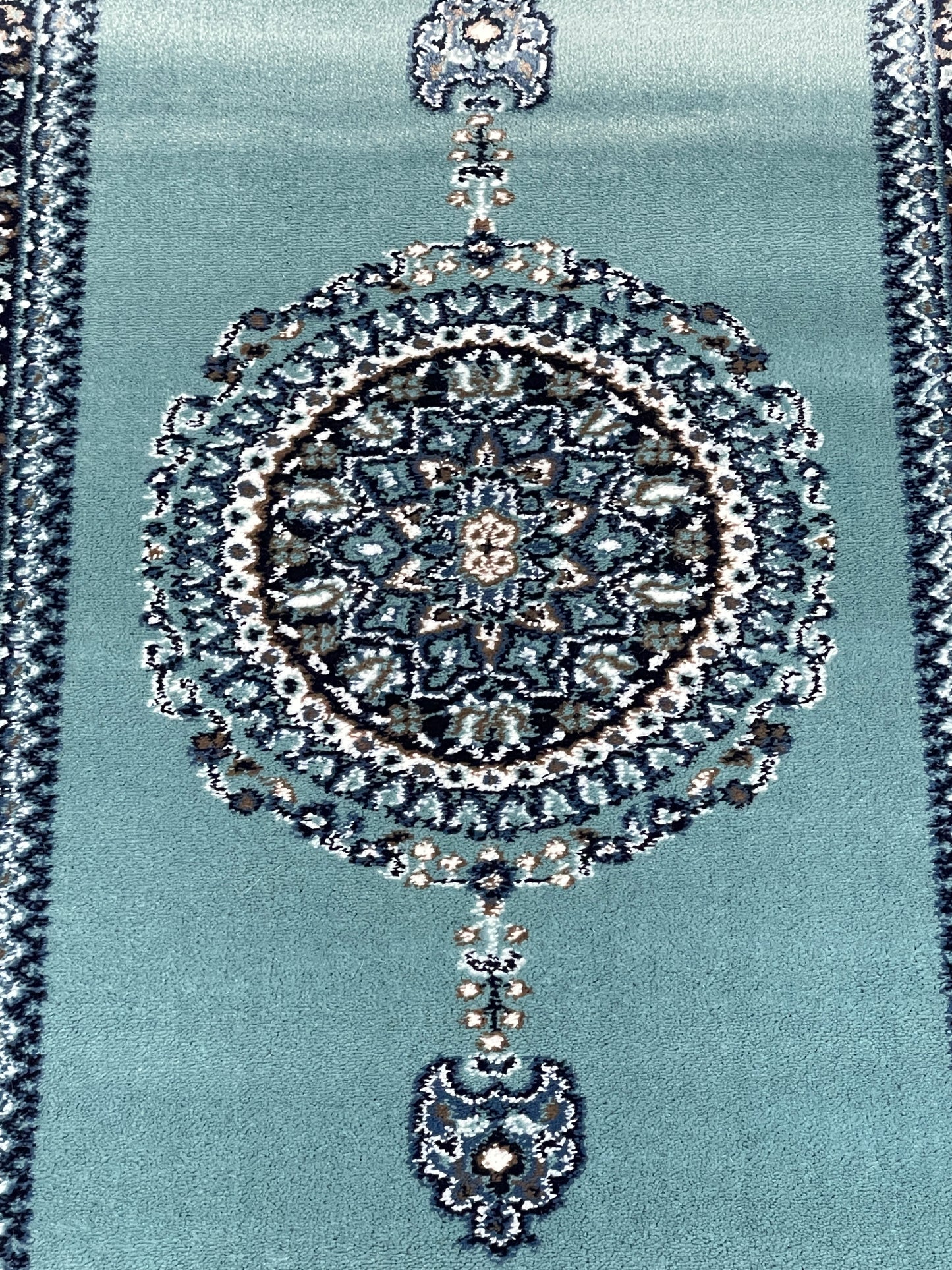 Feroze Persian Polypropylene Woven Runner.
Size : 2.6 ft width x 6.6 ft length 
(80 cm x 200 cm)