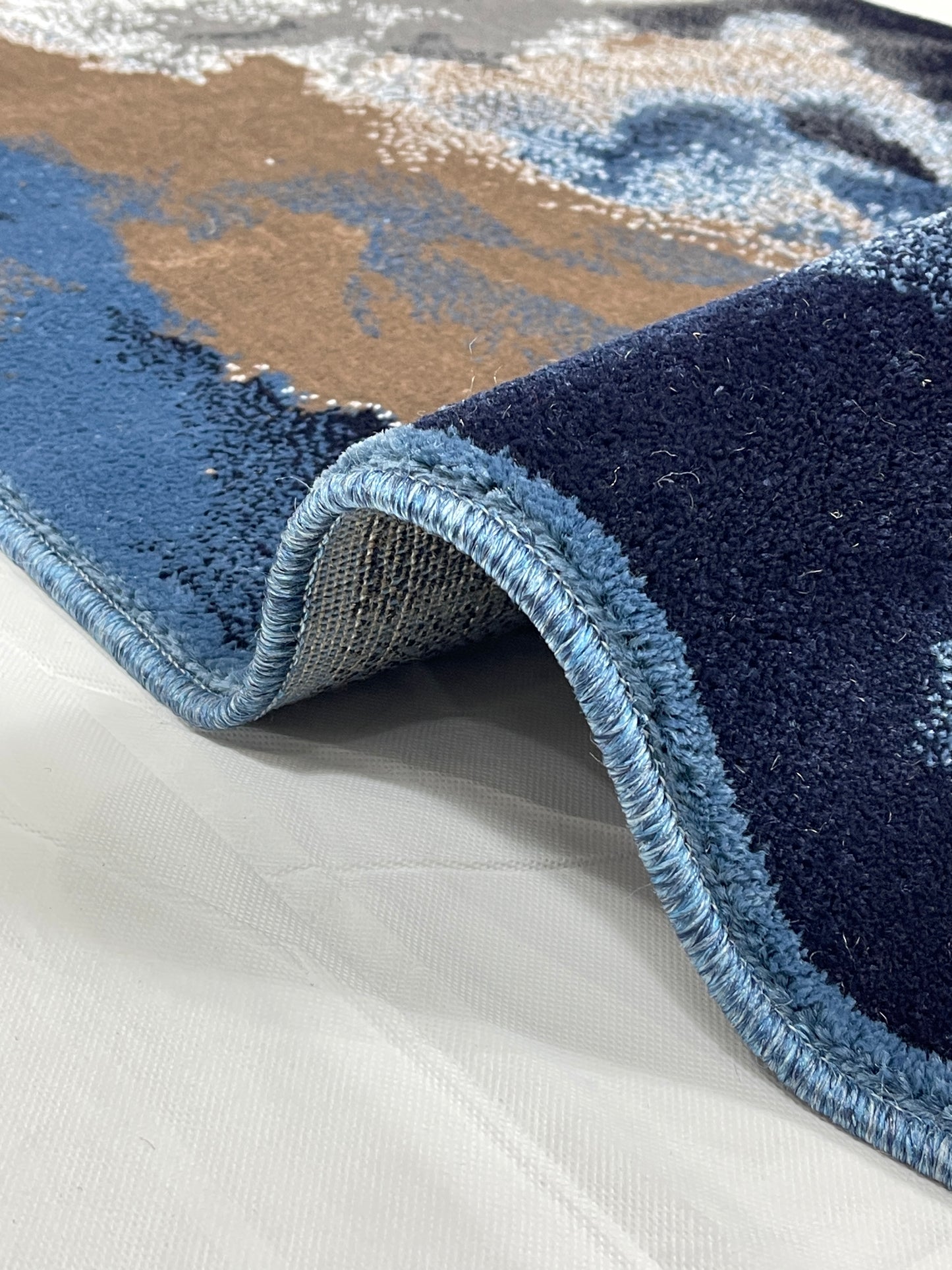 Blue Modern Polypropylene Woven Rug.  Size : 2.6 ft width x 6.6 ft length  (80 cm x 200cm)