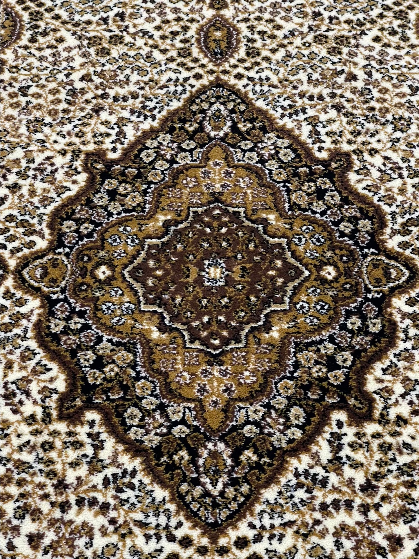 Off white Persian Polypropylene Woven Runner.
Size : 2.6 ft width x 6.6 ft length
(80 cm x 200 cm)