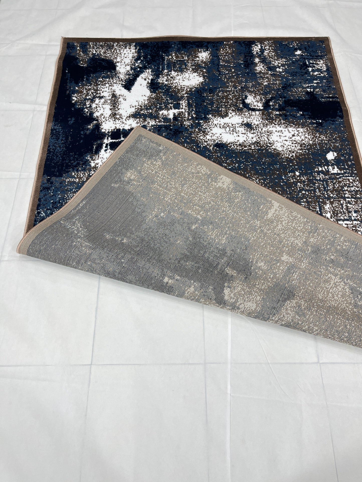 Modern Polypropylene Rug,back woven(Article-1654-Mink)
Size : 5ft width  x 7.3ft length (150cm x 220cm)