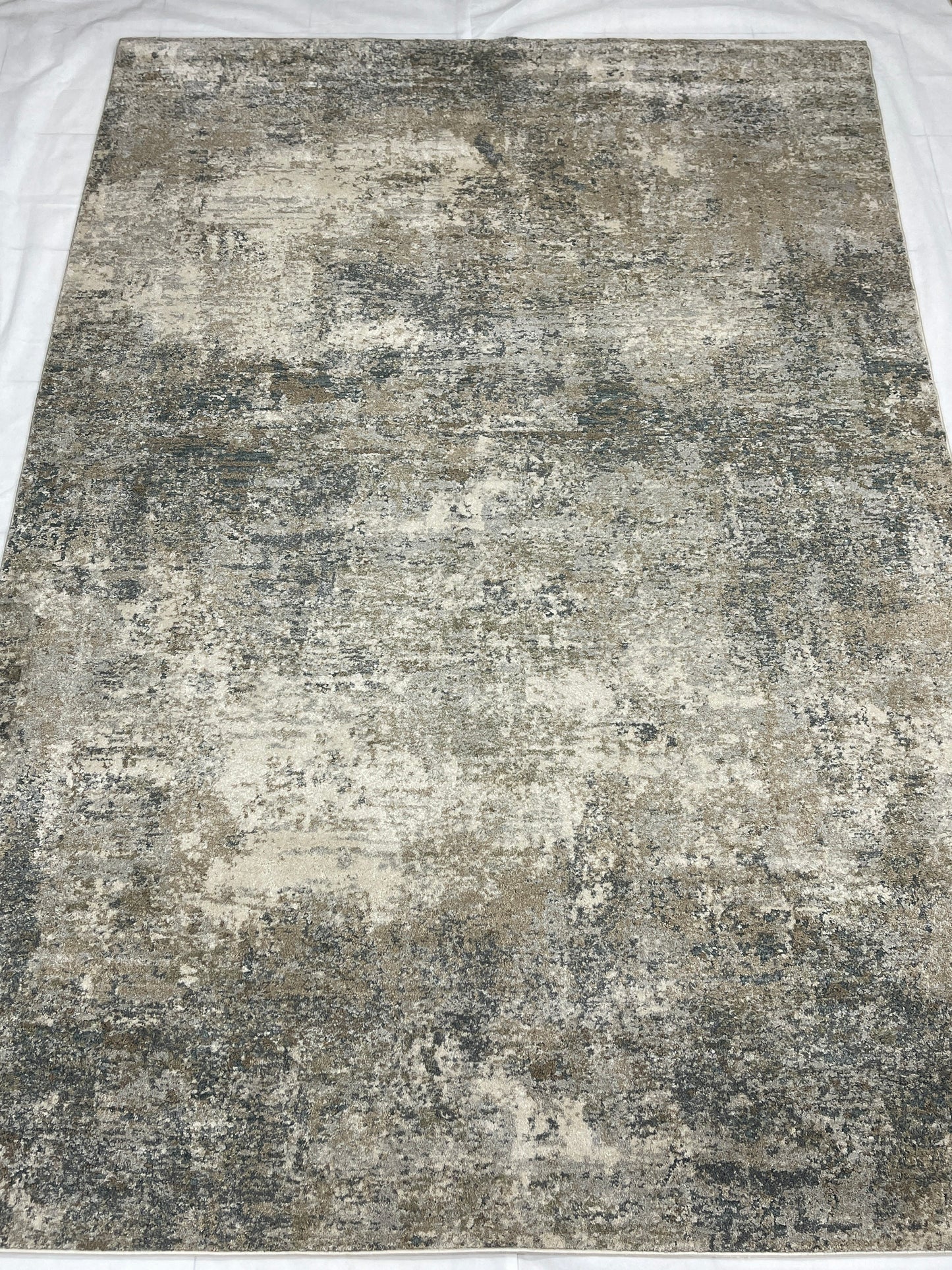 New Turkish Silk (Surya A) 
Size: 6.6 ft width x 9.6 ft length (200cm x 290cm)
Article -603- Beige & Grey