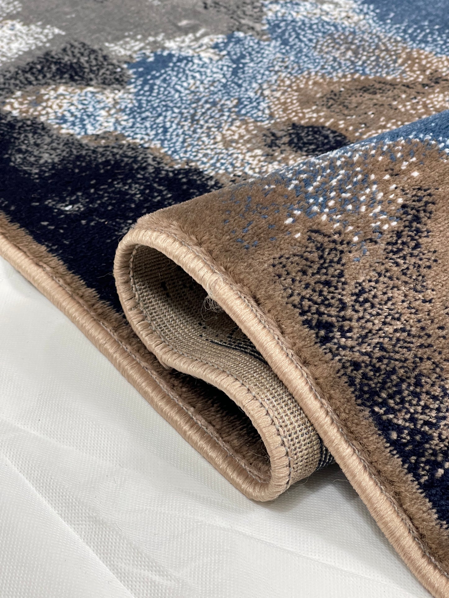 Mink Modern Polypropylene Woven Rug.  Size : 2.6 ft width x 6.6 ft length  (80 cm x 200cm)