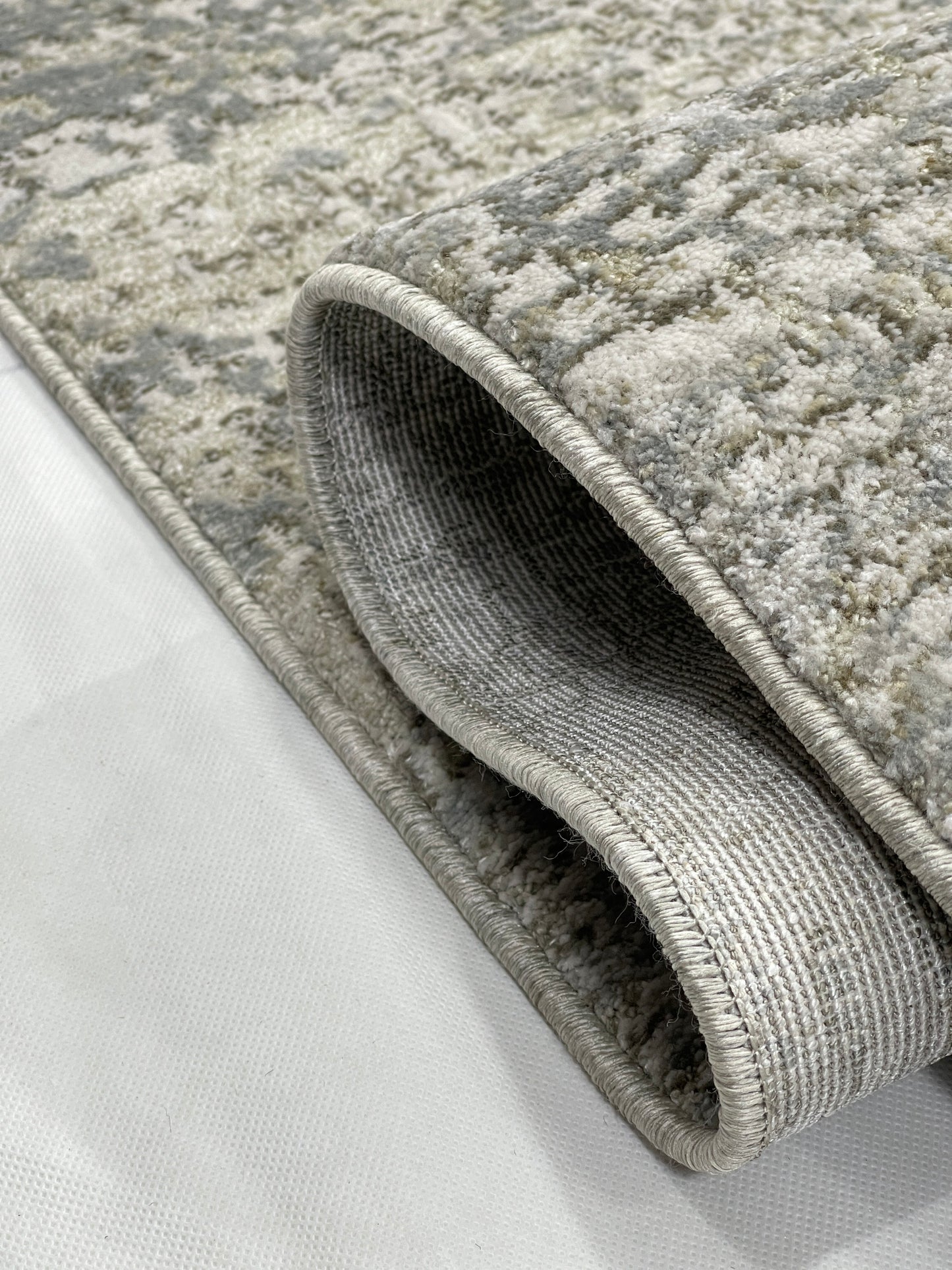 New Turkish Silk (Surya A) 
Size: 6.6 ft width x 9.6 ft length (200cm x 290cm)
Article -624- Beige