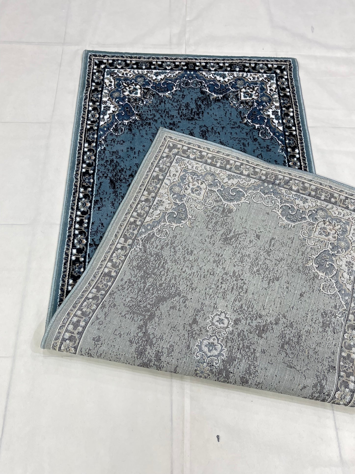 Feroze Persian Polypropylene Woven Rug.  Size : 2.6 ft width x 6.6 ft length  (80 cm x 200cm)