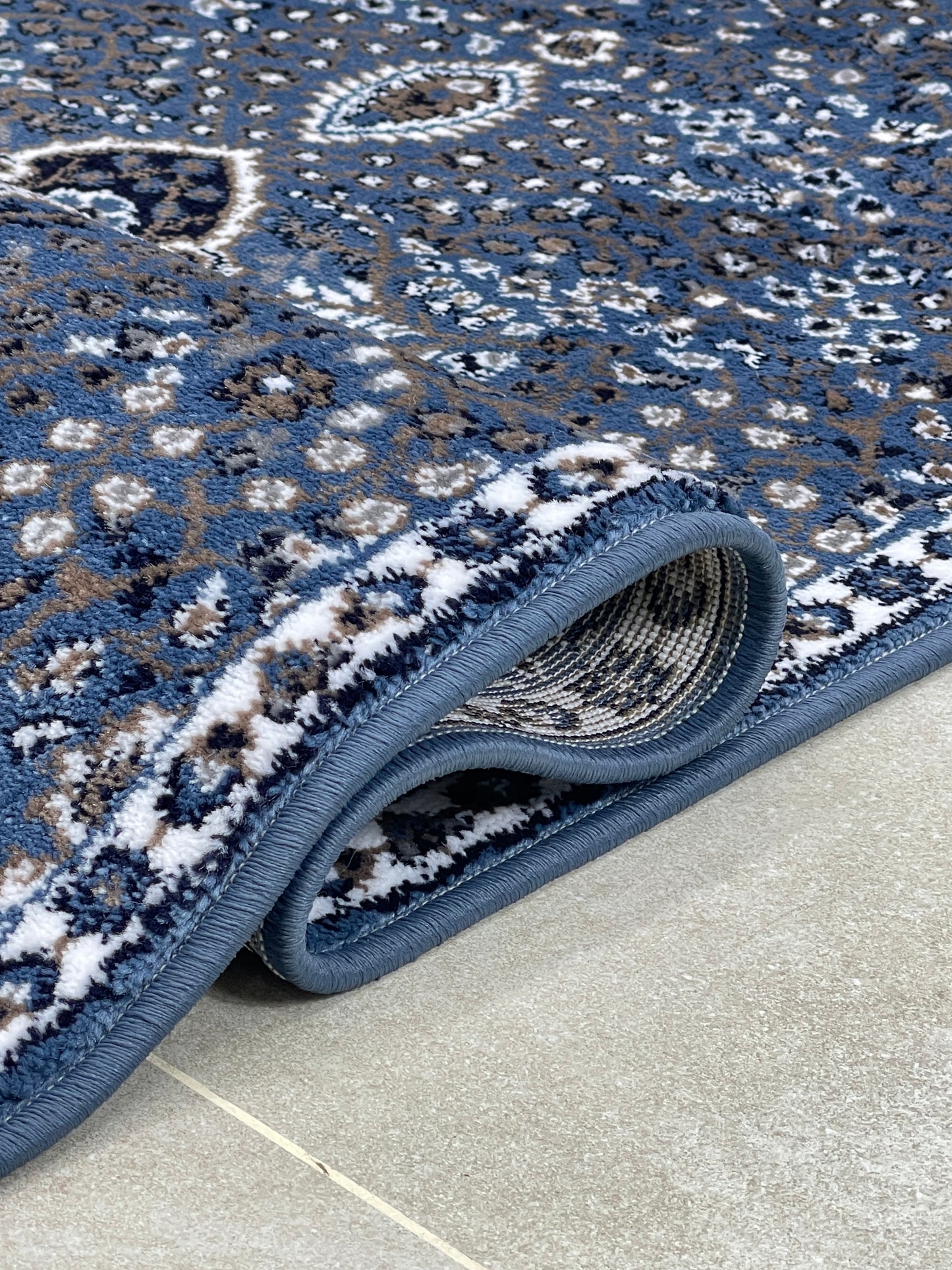 Blue Persian Polypropylene Woven Rug.
 Size : 2.6 ft width x 6.6 ft length
 (80 cm x 200cm)