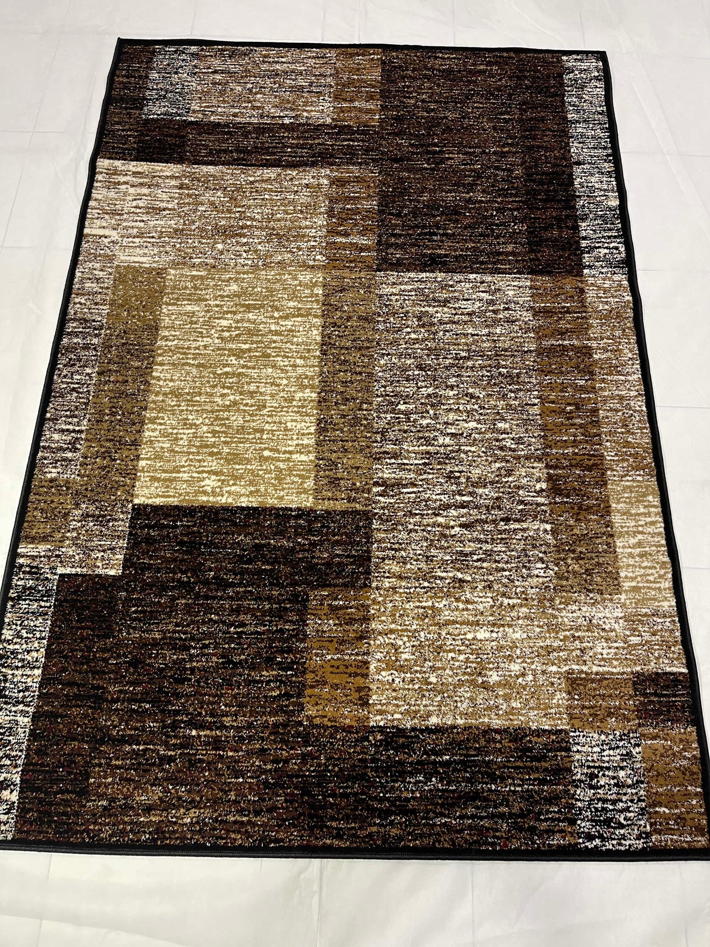 Modern polypropylene Rug,back woven(Article-455-Black)
Size : 5ft width  x 7.3ft length (150cm x 220cm)