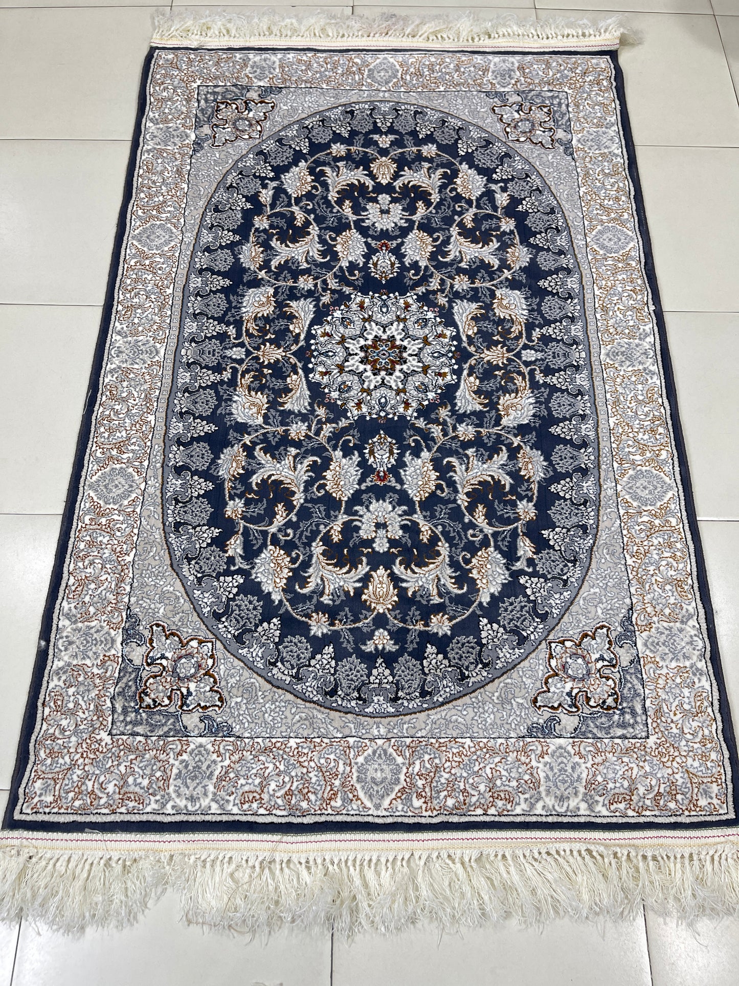 Irani  Acrylic 700 Reeds
Article -203-Blue
Size : 3 ft width x 5 ft length (100cm x 150cm)