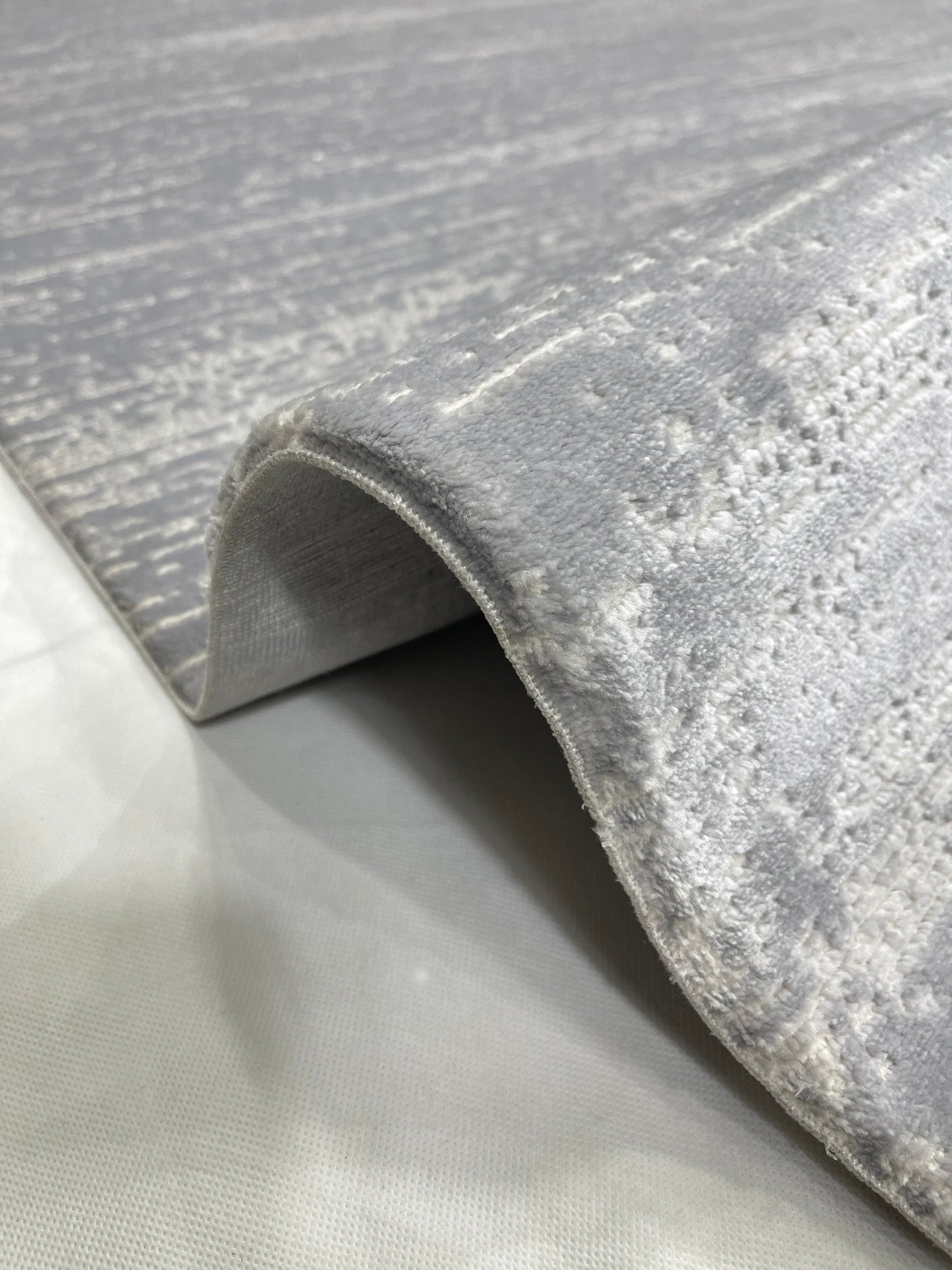 New Turkish Silk (Surya B) 
Size: 6.6 ft width x 9.6 ft length (200cm x 290cm)
Article -619- Grey
