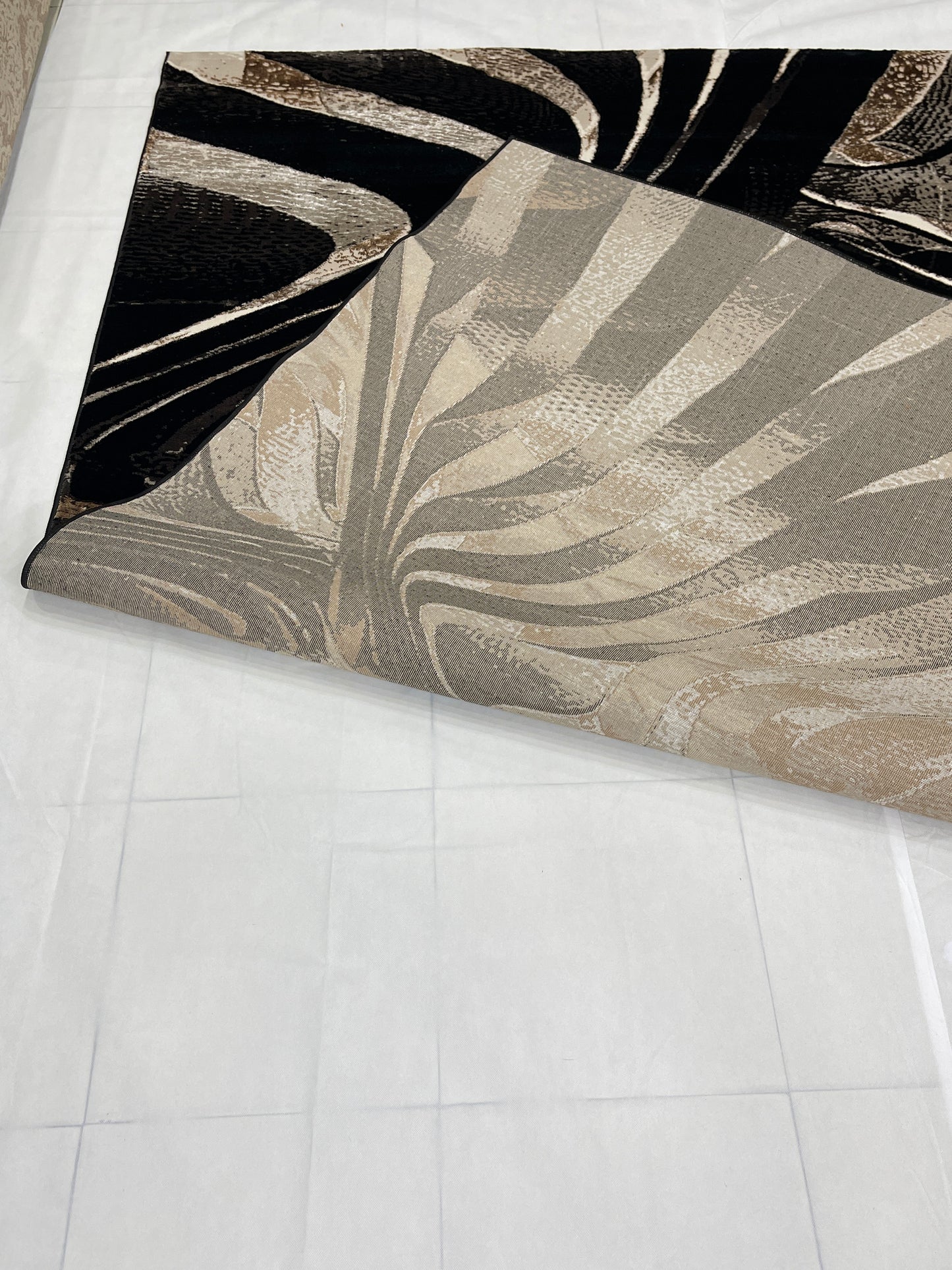 Turkish Top Quality Silk.(Article-1068-Black) Size: 6.6 ft width x 9.6 ft length (200cm x 290cm)