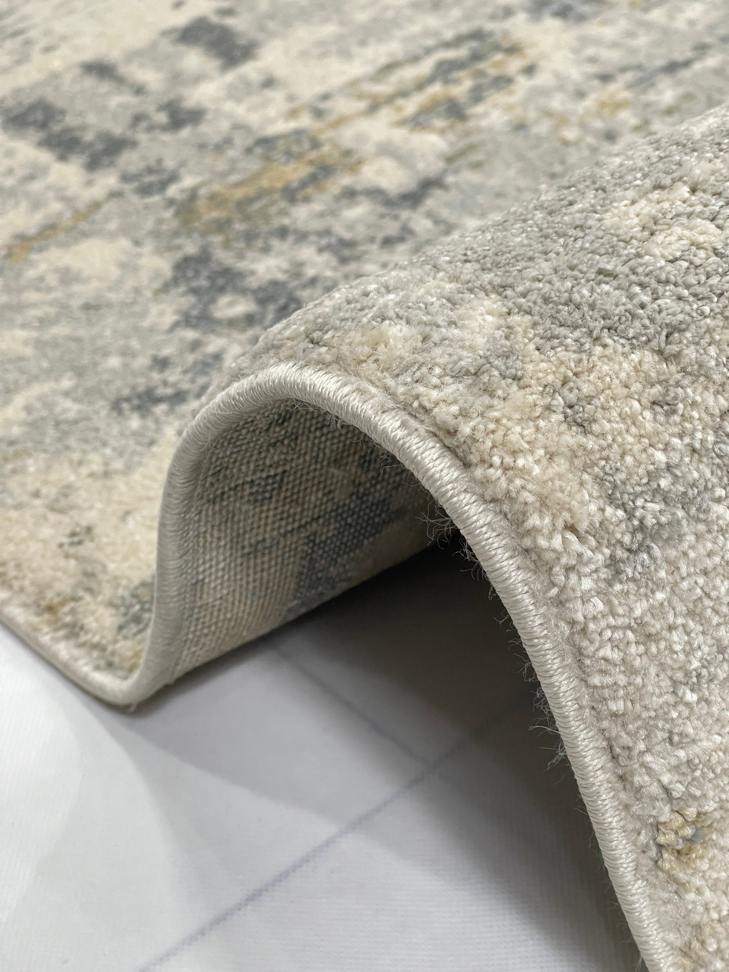 New Turkish Silk (Surya A) 
Size: 6.6 ft width x 9.6 ft length (200cm x 290cm)
Article -623- Grey