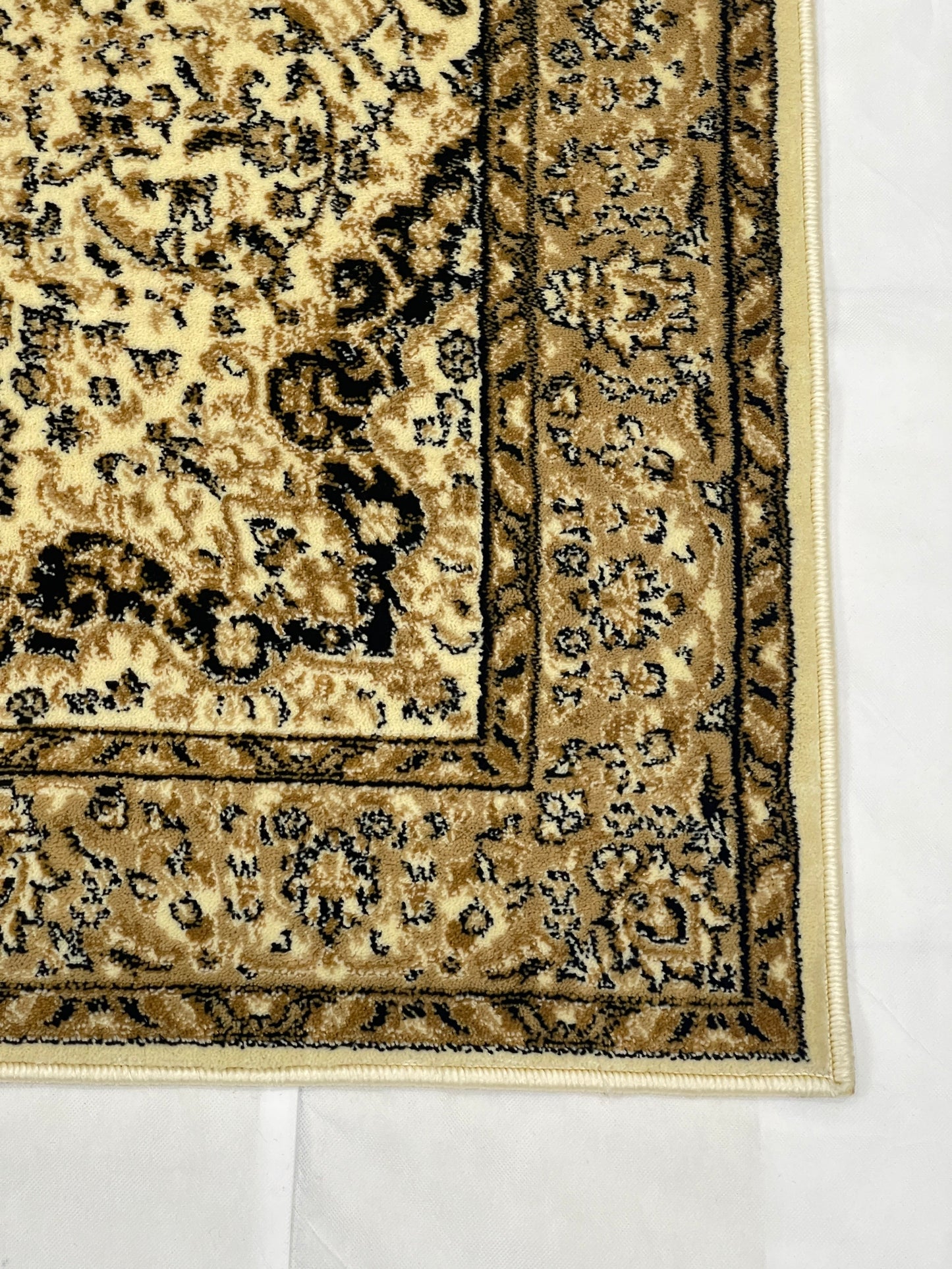 Persian polypropylene Rug,back woven(Article-20-Off white)
Size : 4 ft width x 5.6 ft length (120 cm x 170cm)