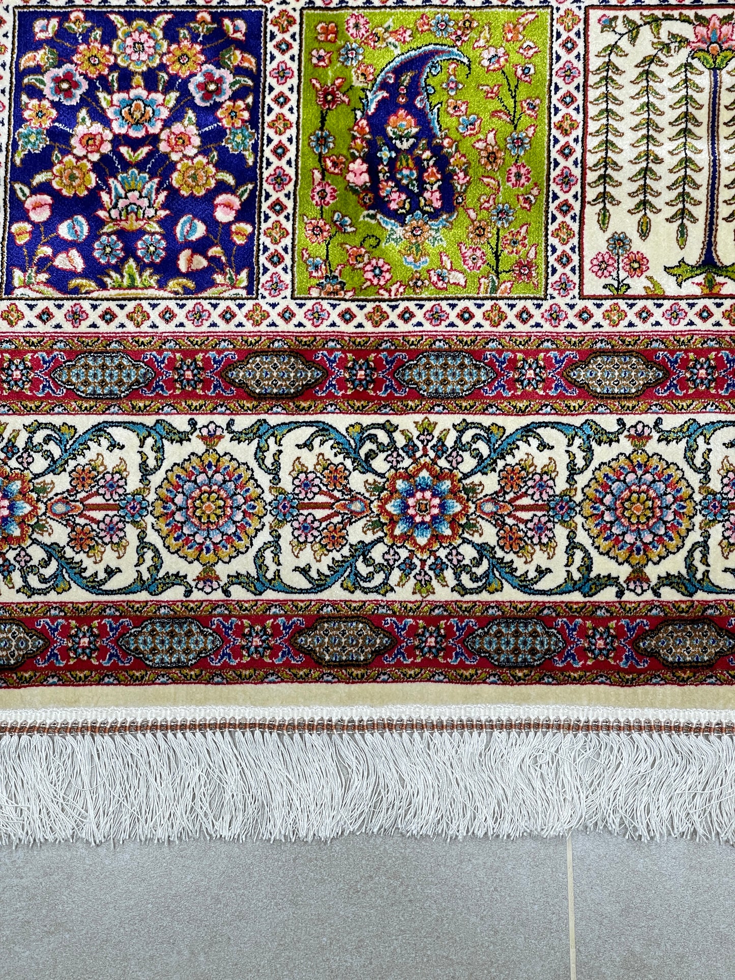 Premium Irani 1600 Reed Machine Made Rug - Off white & Multi with Cotton Back
Size : 5 ft width x 7.3 ft length (150cm x 225cm)
