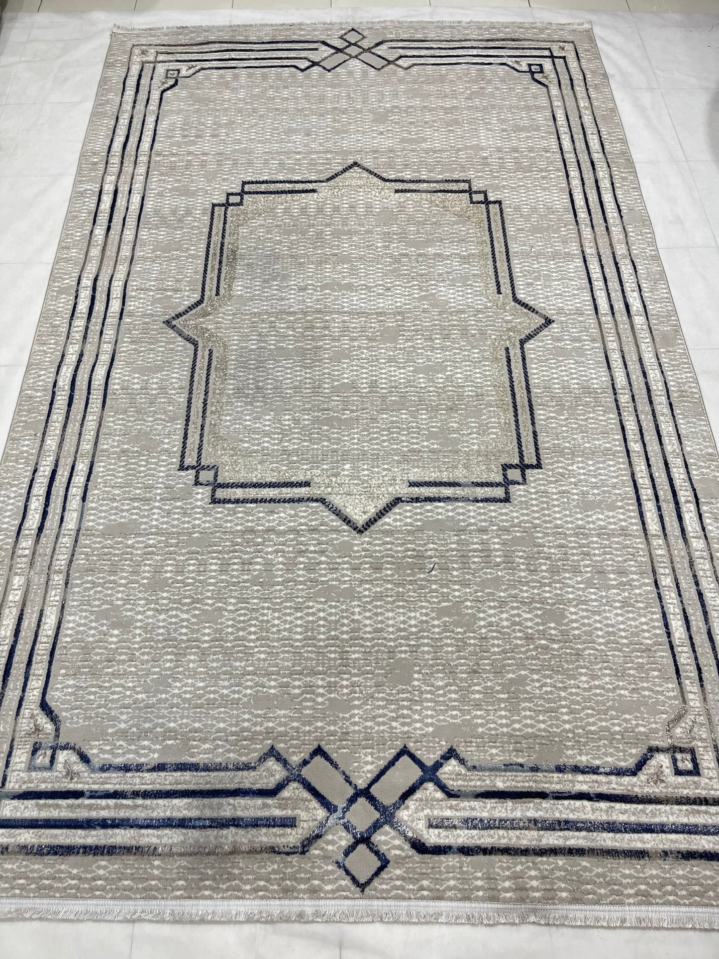 Turkish Polyester Silk.(Article-1612-off white , Blue )
Size : 6.6 ft width x 9.6 ft length ( 200 cm x 290 cm)