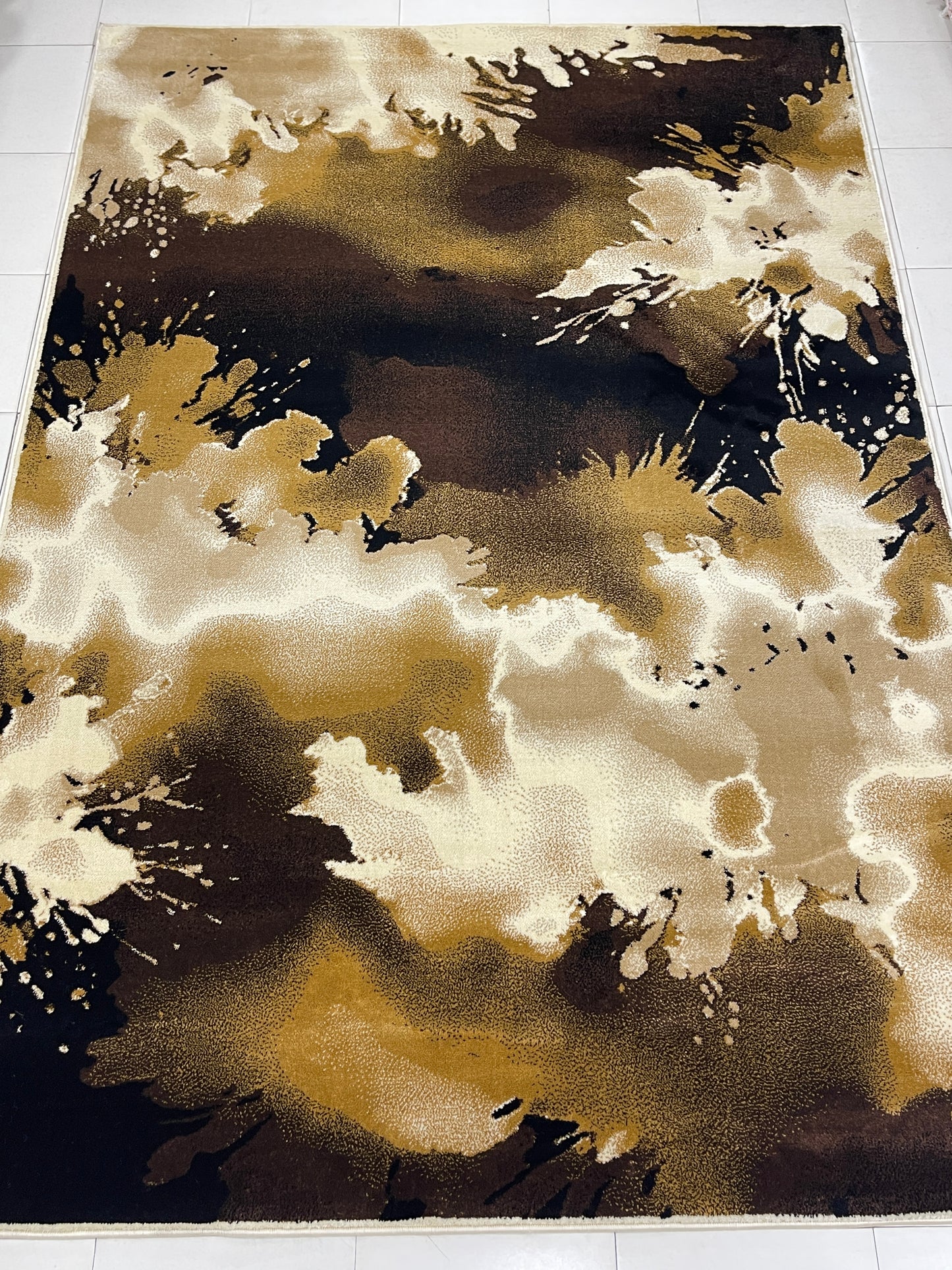 Modern polypropylene Rug,back woven(Article-143-Off white)
Size : 6.6 ft width x 9.6 ft length (200cm x 290cm)