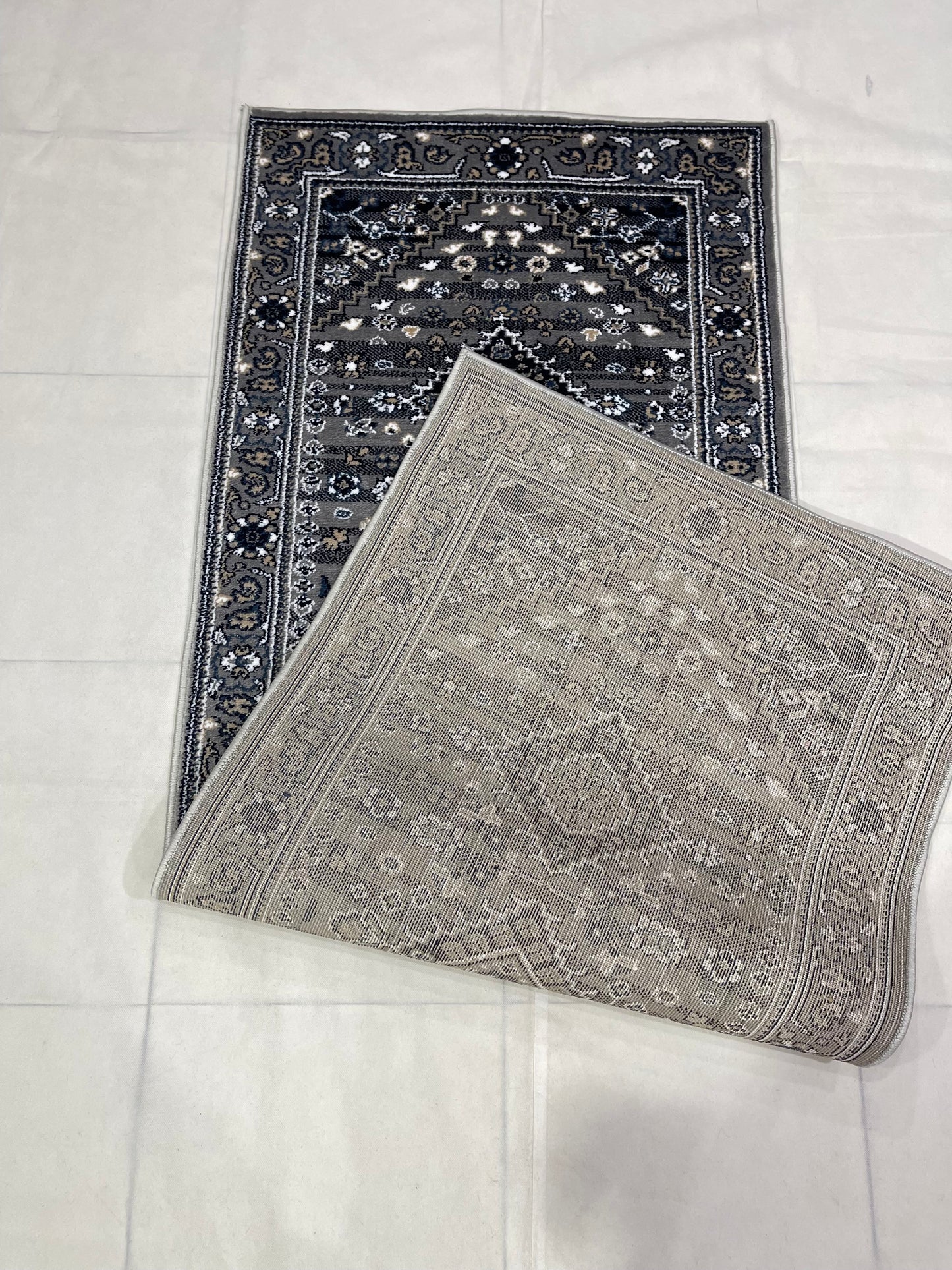 Grey Persian Polypropylene Woven Rug.  Size : 2.6 ft width x 6.6 ft length  (80 cm x 200cm)