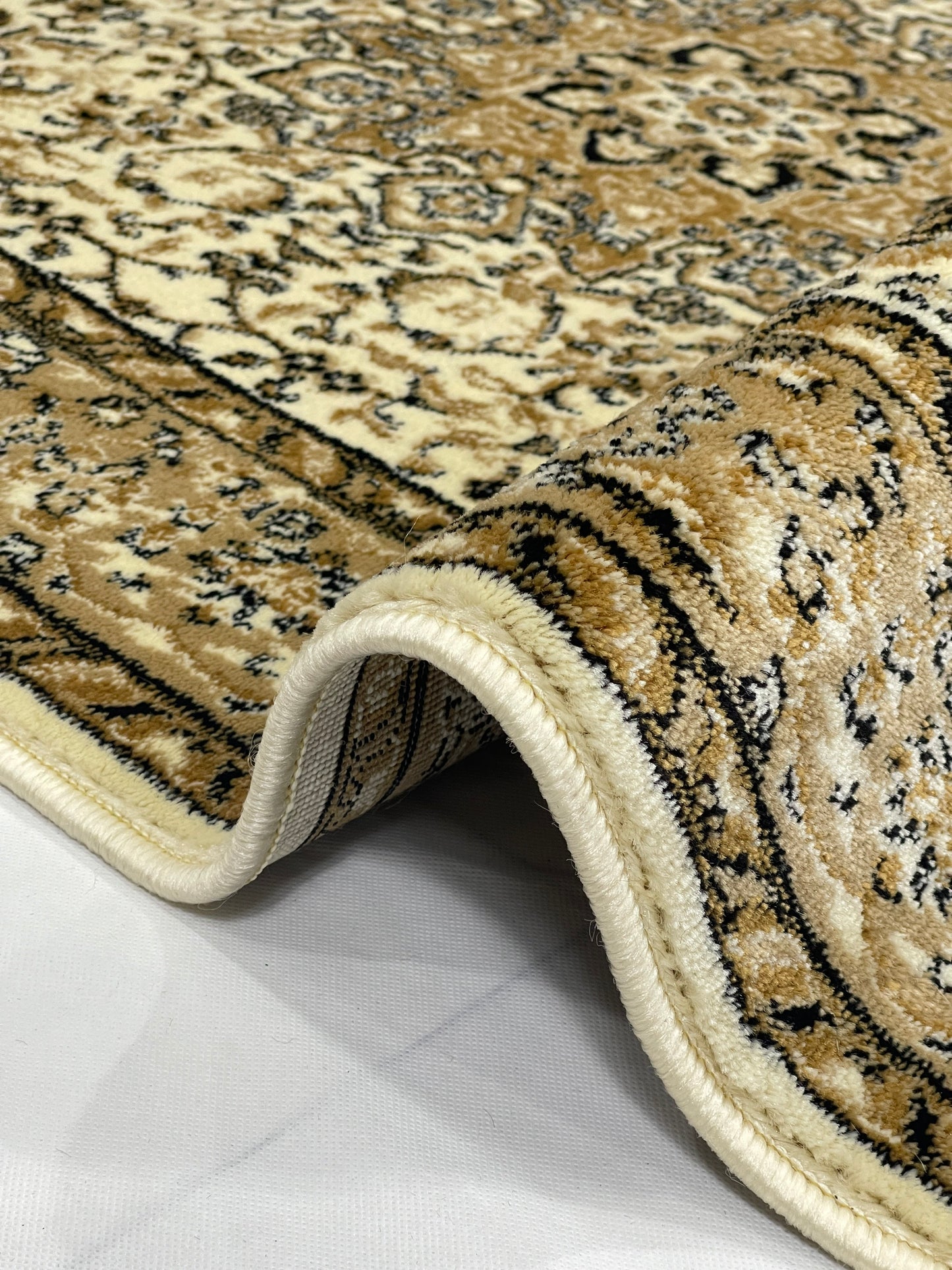 Persian polypropylene Rug,back woven(Article-20-Off white)
Size : 4 ft width x 5.6 ft length (120 cm x 170cm)