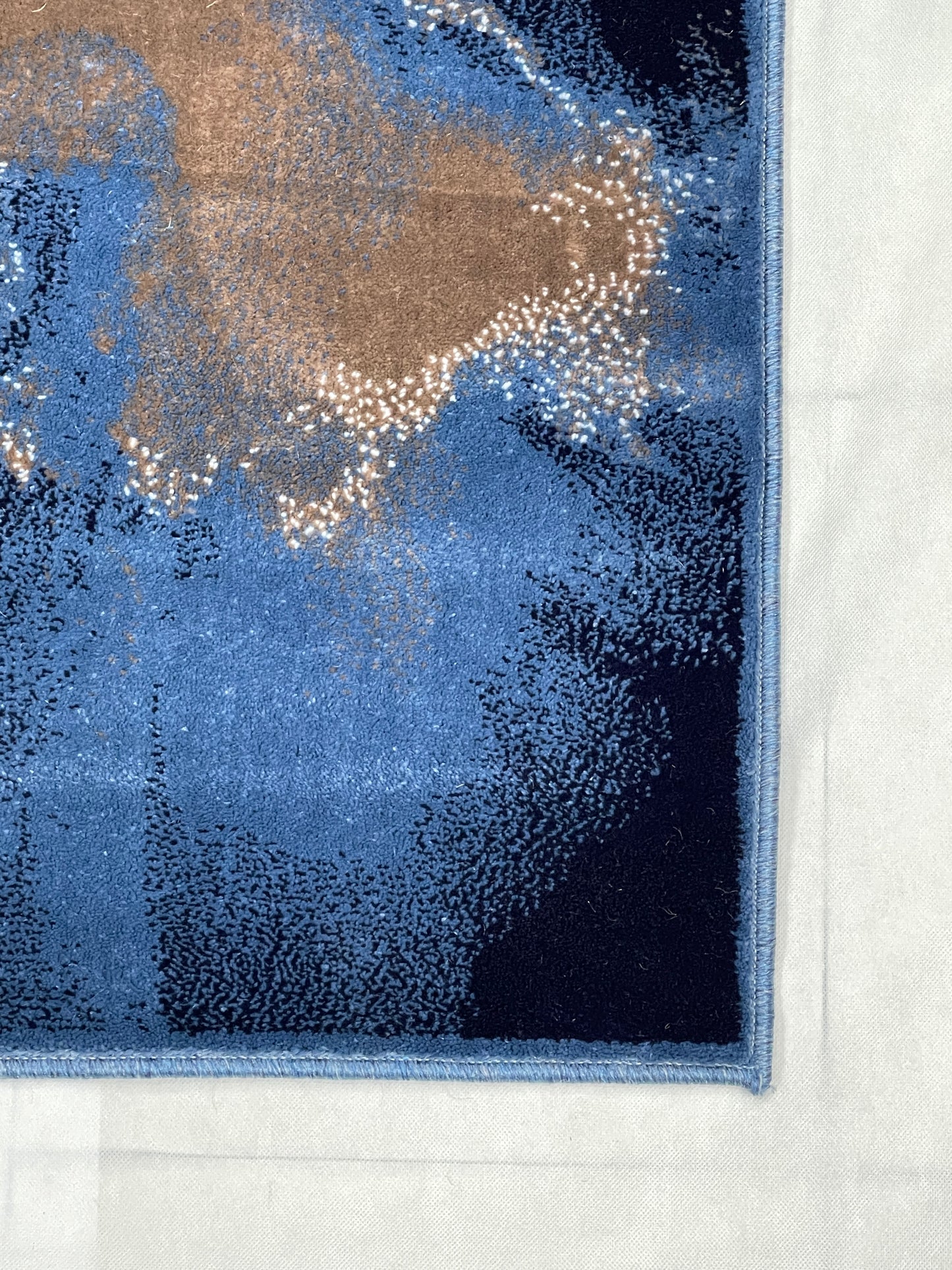 Blue Modern Polypropylene Woven Rug.  Size : 2.6 ft width x 6.6 ft length  (80 cm x 200cm)