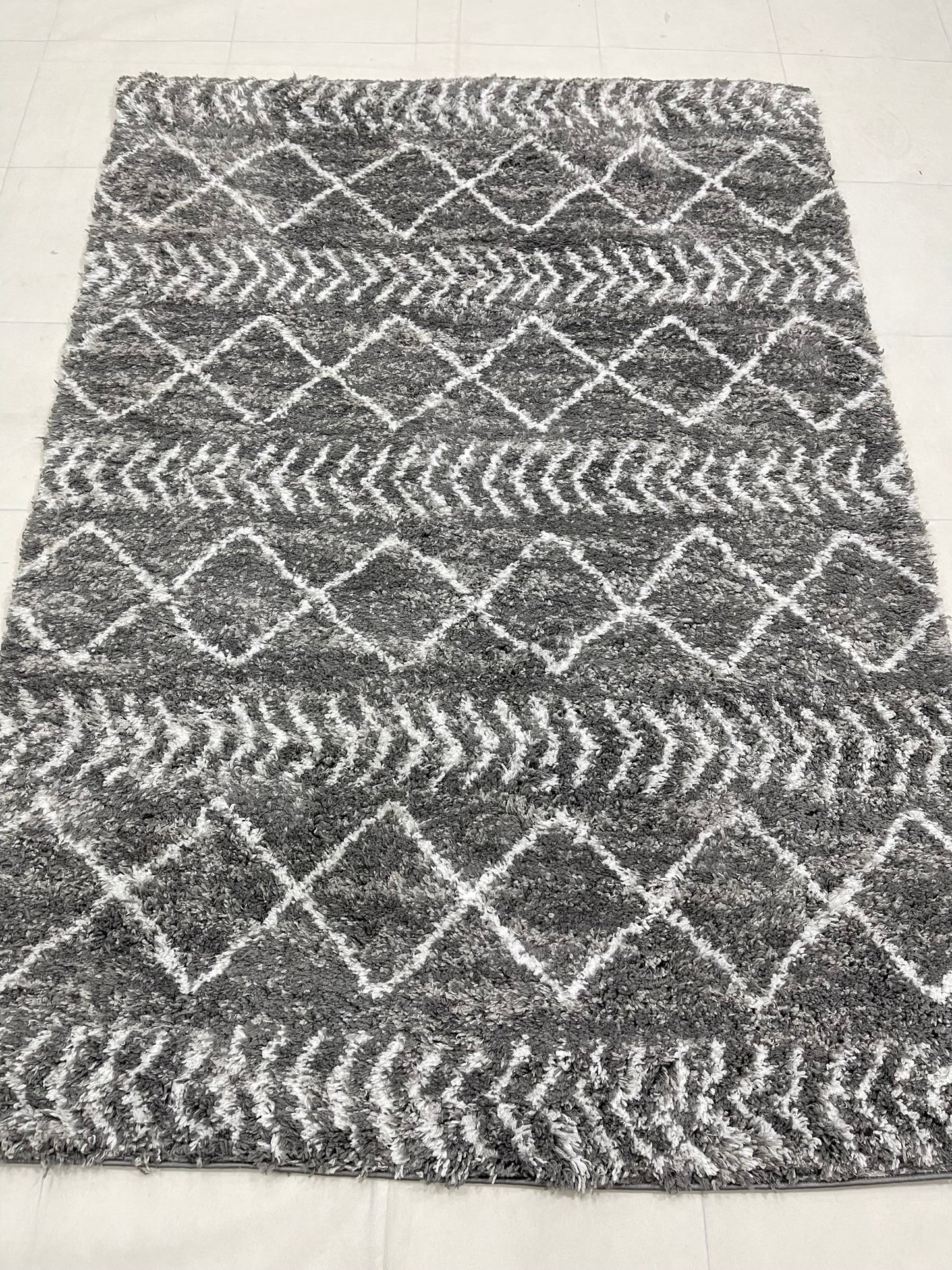 Turkish Shaggy Rug With Woven Back.  Size : 5 Ft Width x 7.3 Ft Length (160cm x 220cm) Article-11-Grey