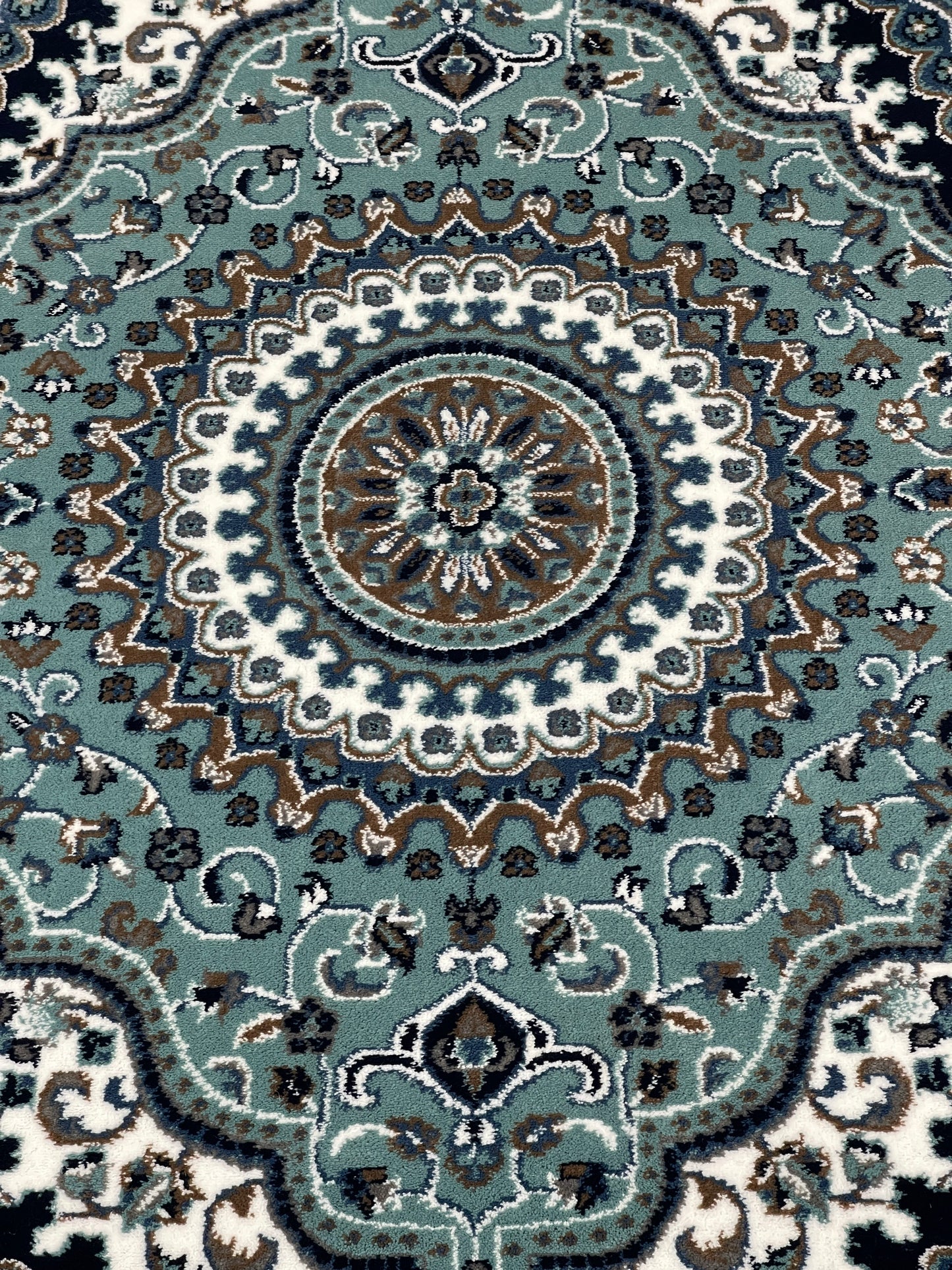 Persian polypropylene Rug,back woven(Article-29-Feroze)
Size : 5ft width  x 7.3ft length (150cm x 220cm)