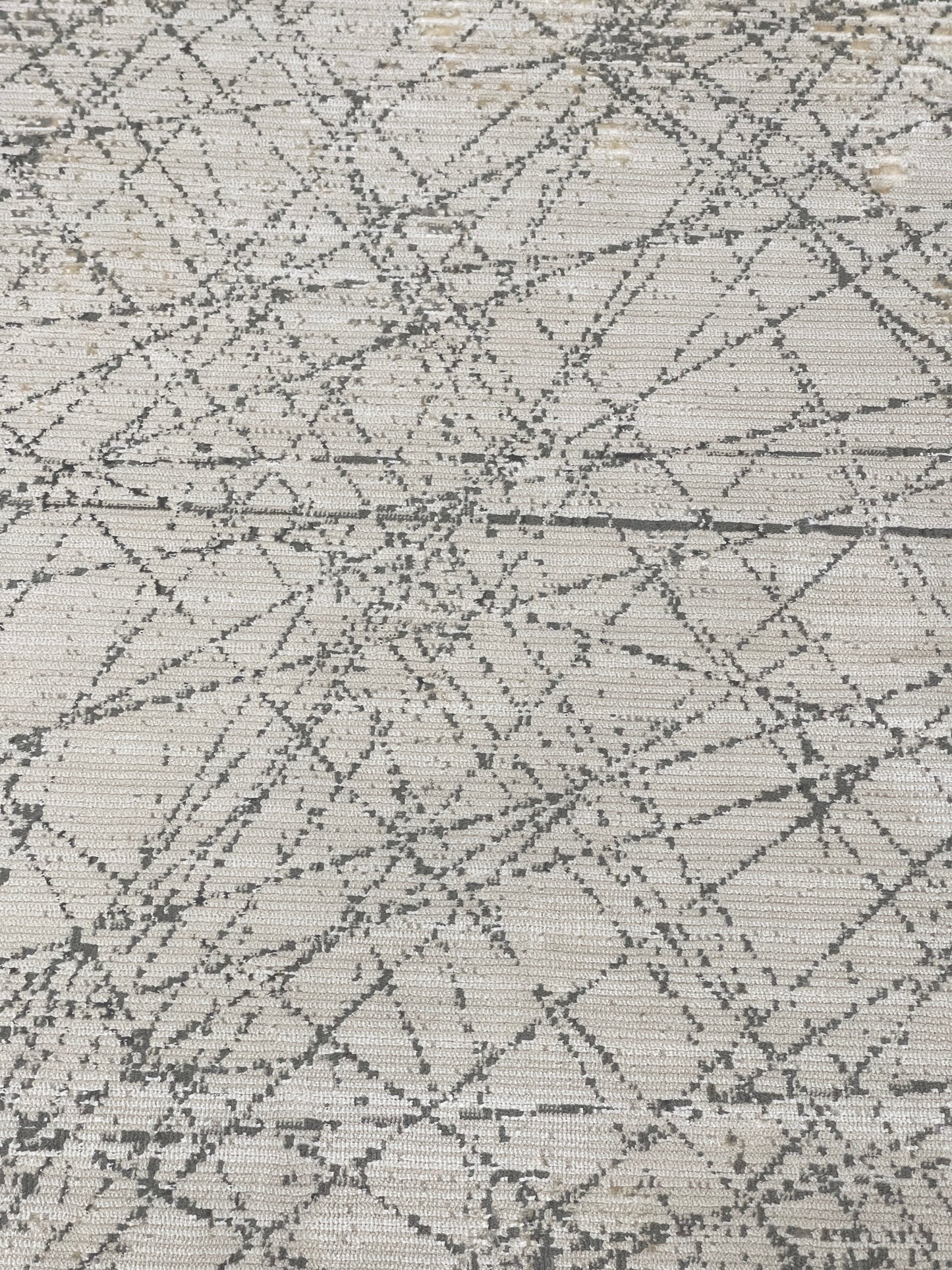 Irani viscose Rug , Woven Back Article-307-Grey , Off white Size : 3 ft width x 5 ft length (100 cm x 150cm)
