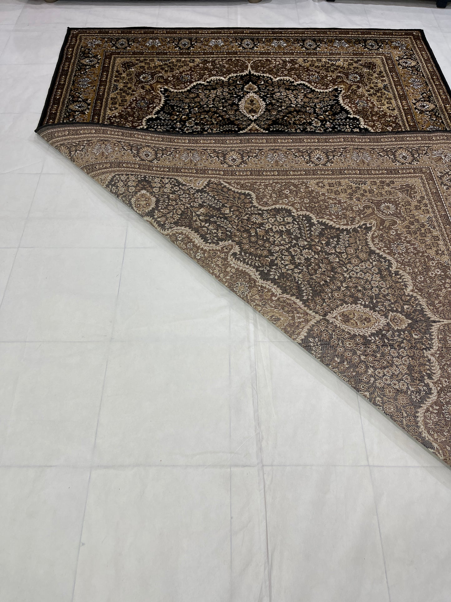 Persian polypropylene Rug,back woven(Article-25-Black)
Size : 5ft width  x 7.3ft length (150cm x 220cm)