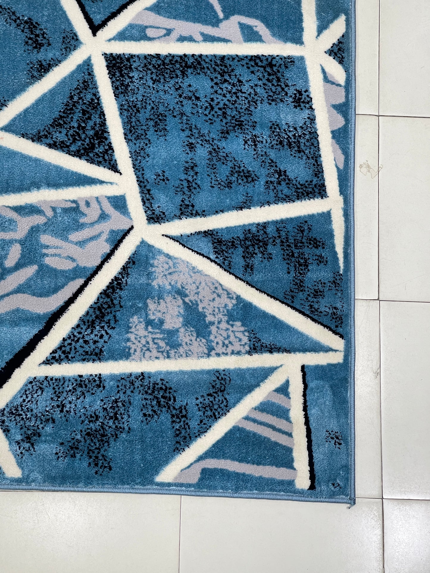 Polyester Silk.(Article-1631-Feroze)
Size : 6.6 ft width x 9.6 ft length ( 200 cm x 290 cm)