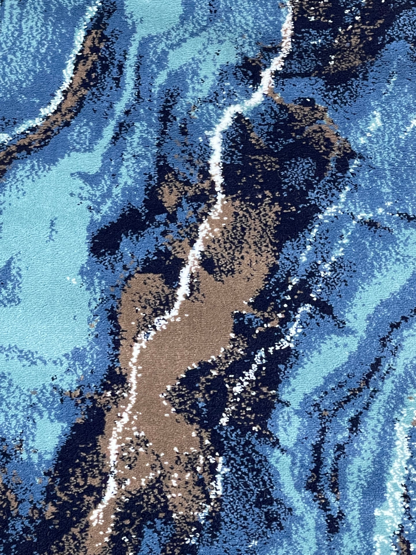 Feroze Modern Polypropylene Woven Rug.
 Size : 2.6 ft width x 6.6 ft length
 (80 cm x 200cm)