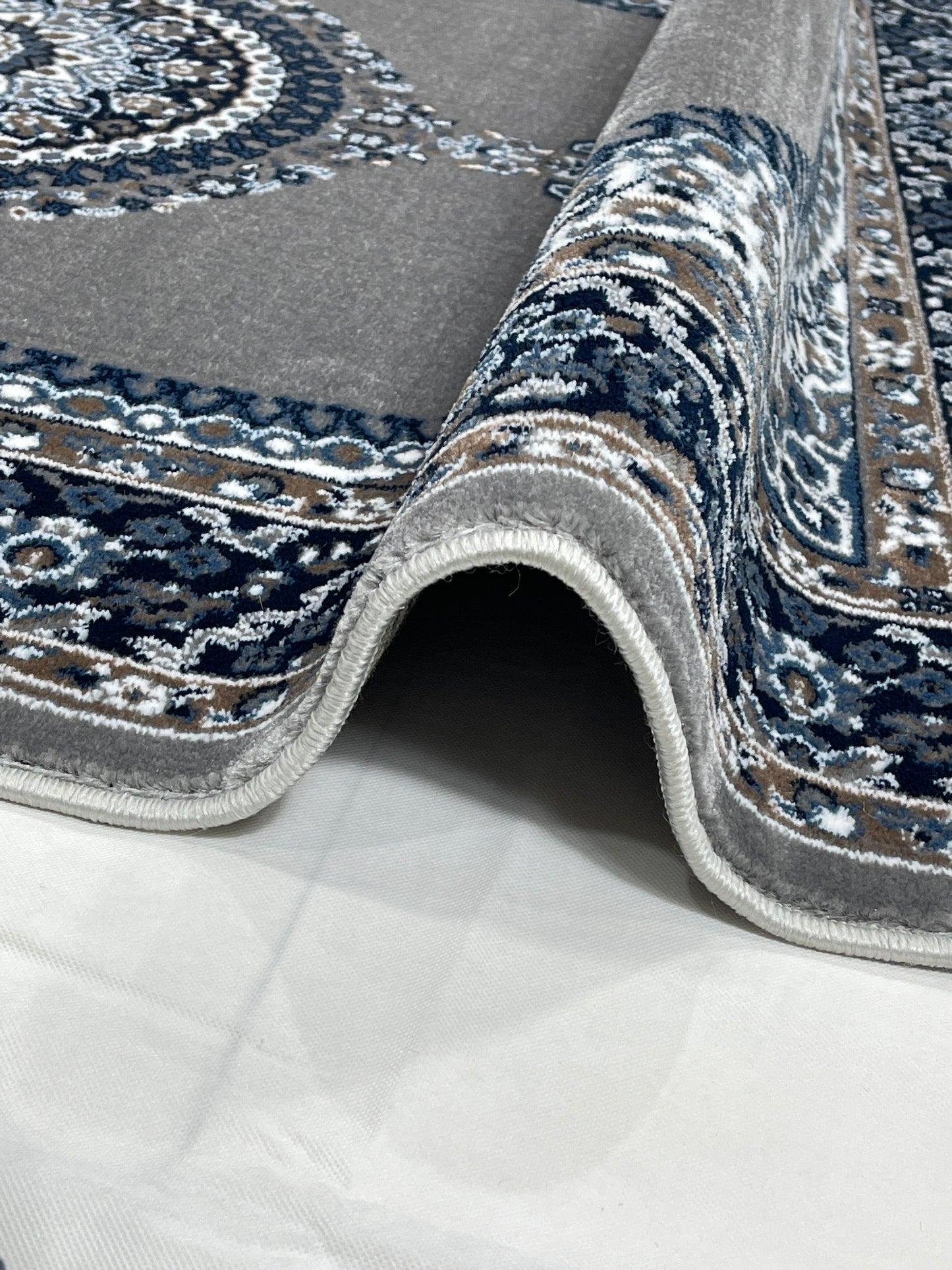 Persian  Polypropylene Rug,back woven(Article-22-Grey)
Size : 5ft width  x 7.3ft length (150cm x 220cm)