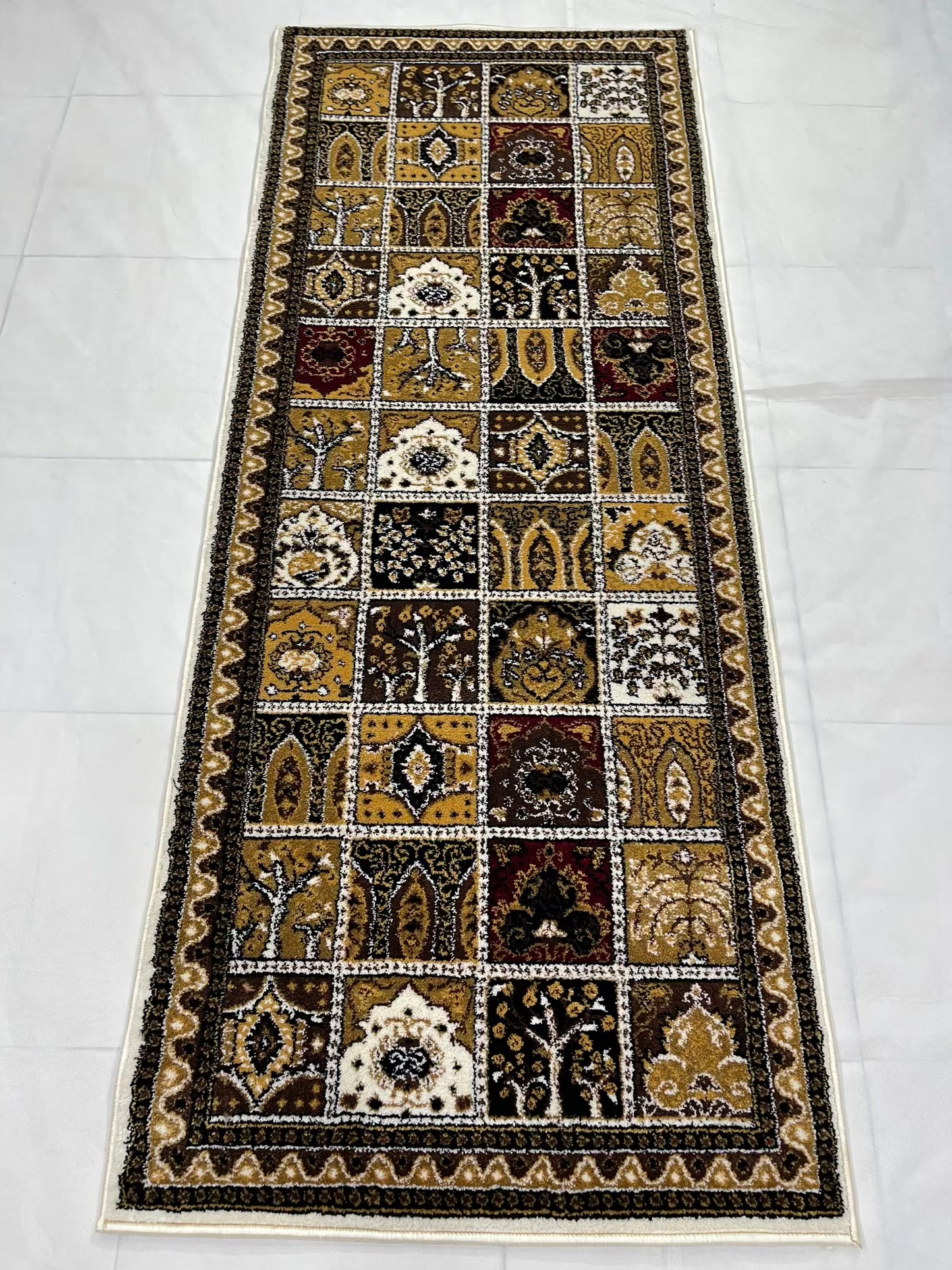 Antique Off white Polypropylene Woven Runner.
 Size : 2.6 ft width x 6.6 ft length
 (80 cm x 200cm)