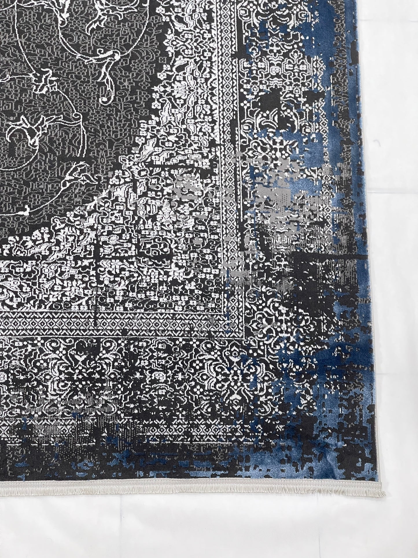 New Turkish Silk (Surya B) 
Size: 6.6 ft width x 9.6 ft length (200cm x 290cm)
Article -629- Grey & Blue