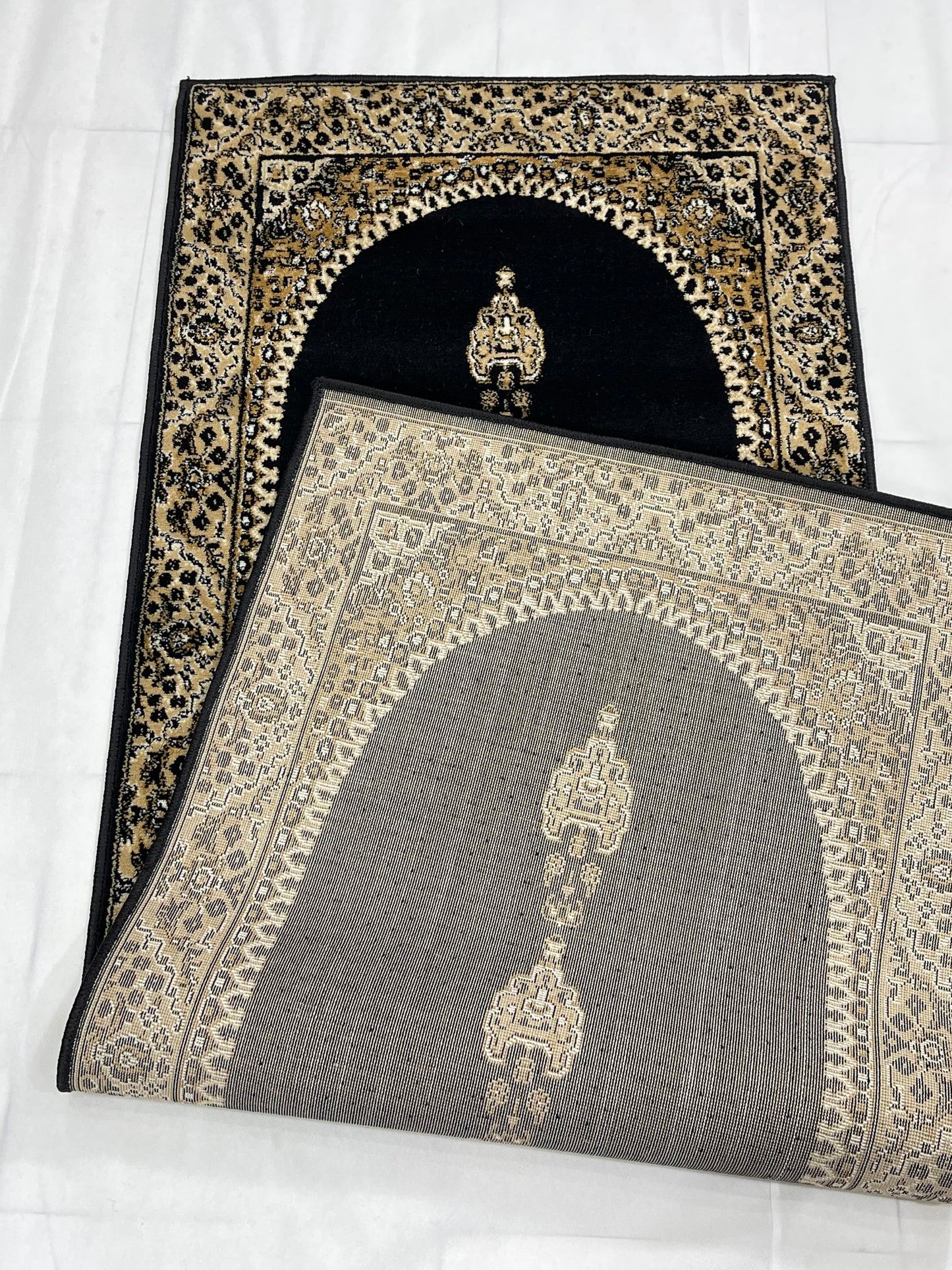 Black Persian Polypropylene Woven Runner.
Size : 2.6 ft width x 6.6 ft length 
(80 cm x 200 cm)