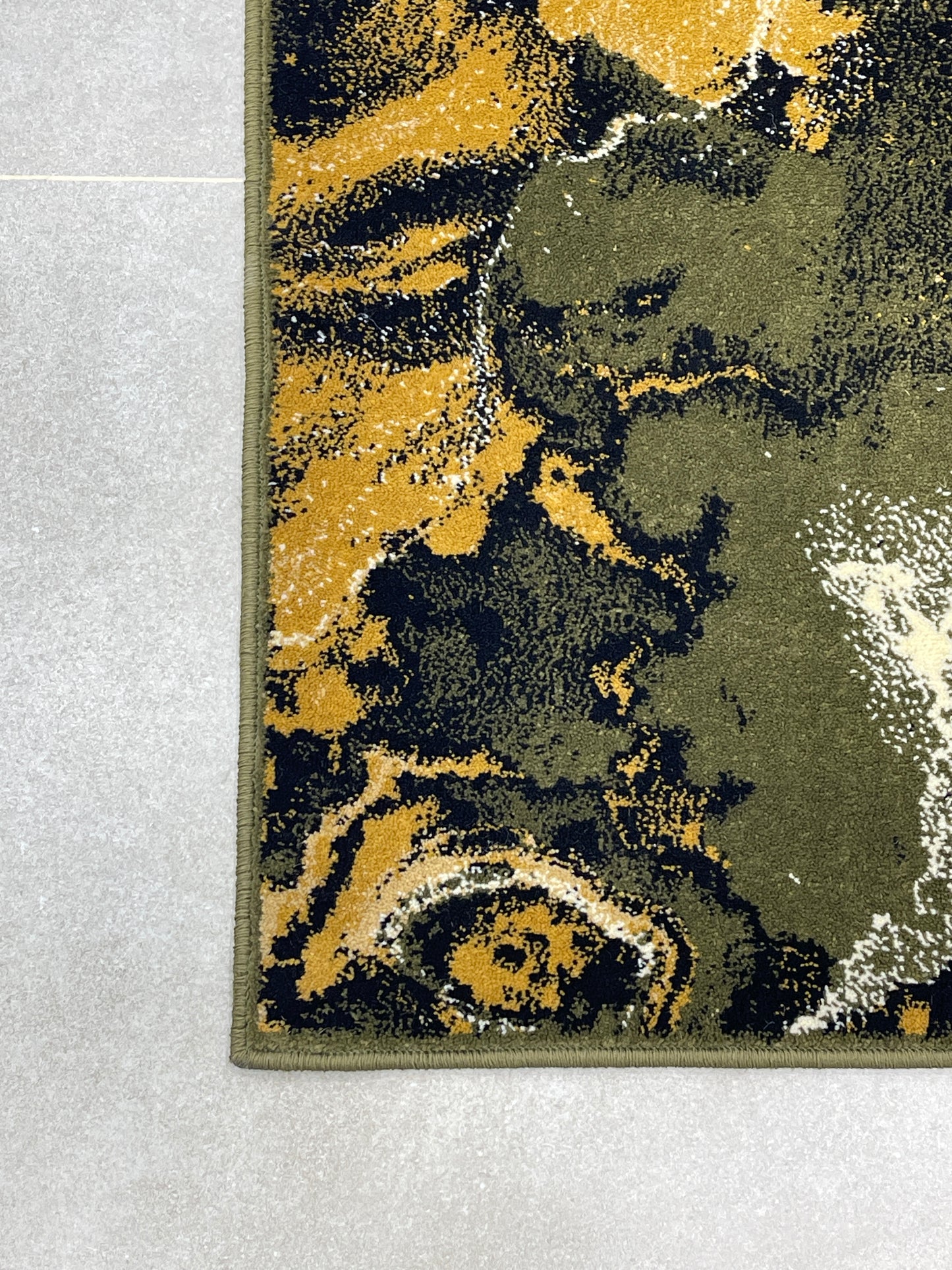 Green Modern Polypropylene Woven Rug.
 Size : 2.6 ft width x 6.6 ft length
 (80 cm x 200cm)