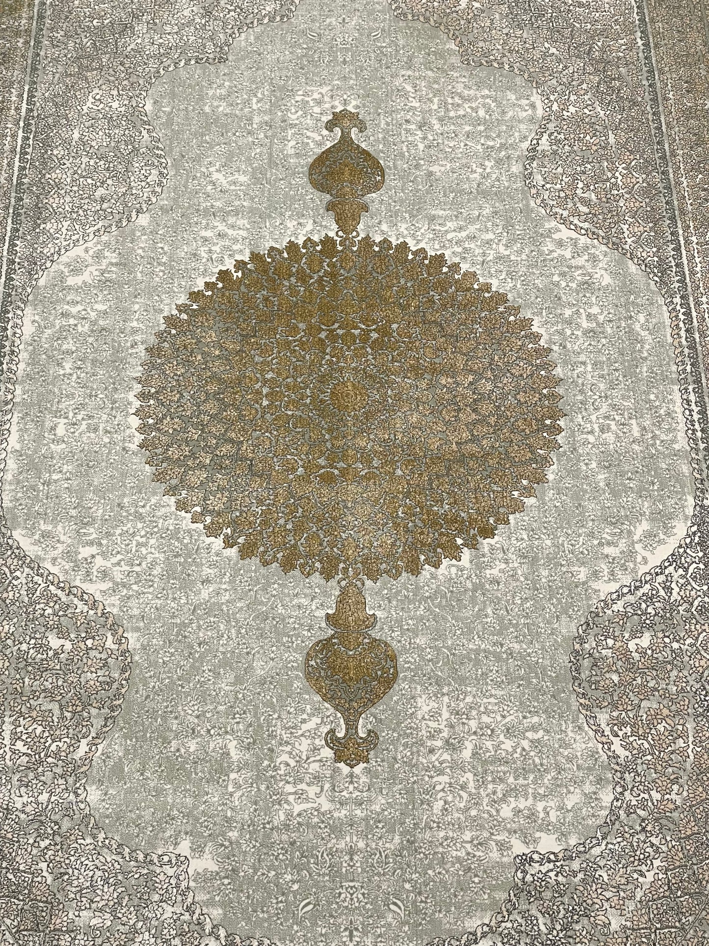 Irani Acrylic 1200 Reeds
Article -212-Grey, Gold
Size : 6.6 Ft width x 9.6 Ft length (200cm x 290cm)
