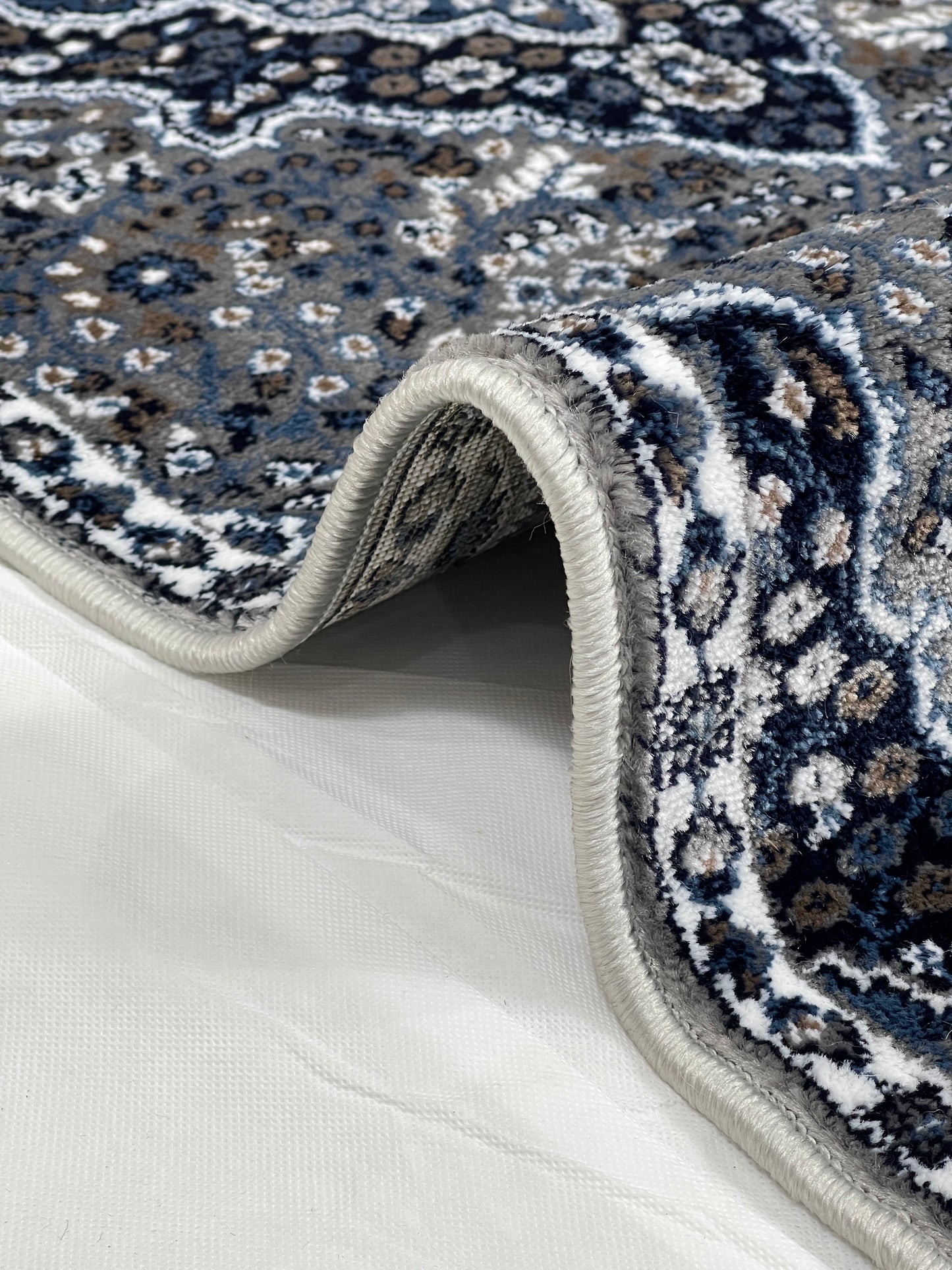 Grey Persian Polypropylene Woven Rug.  Size : 2.6 ft width x 6.6 ft length  (80 cm x 200cm)